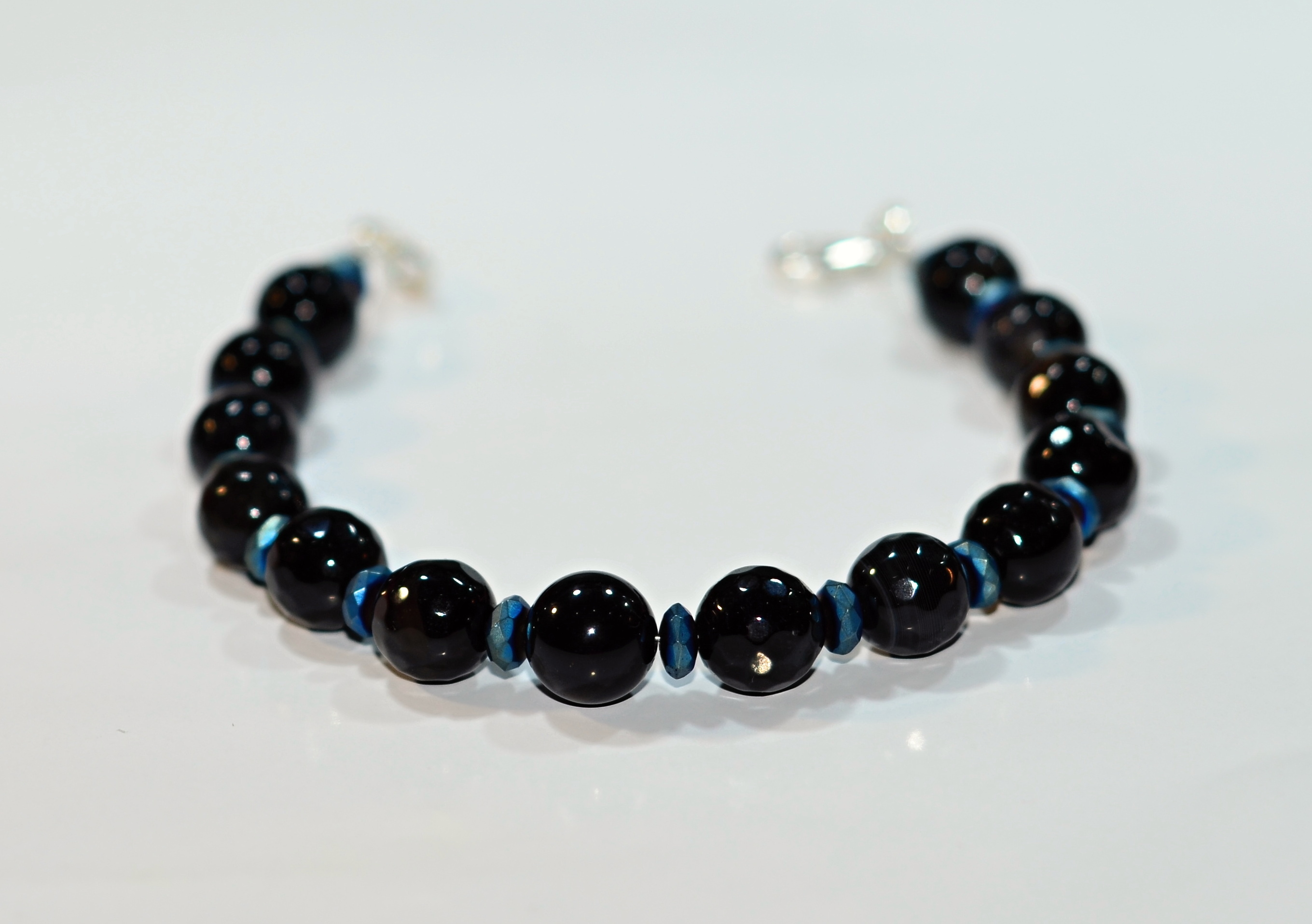 Biżujteria z kamieni naturalnych - bransoletka z sardonyksem - nr kat. 133a