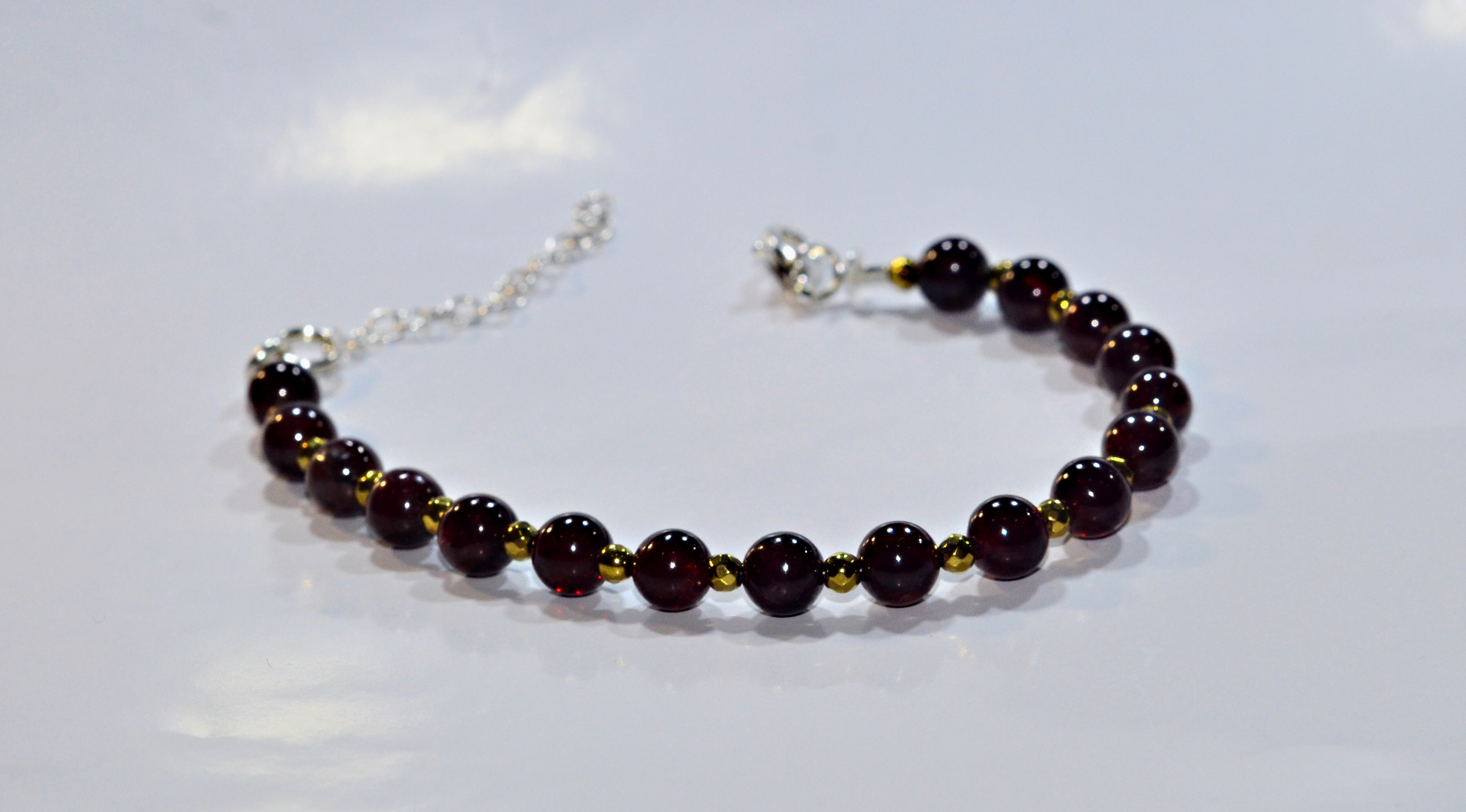 Bizuteria z kamieni naturalnych - bransoletka z granatem - nr kat. 103a