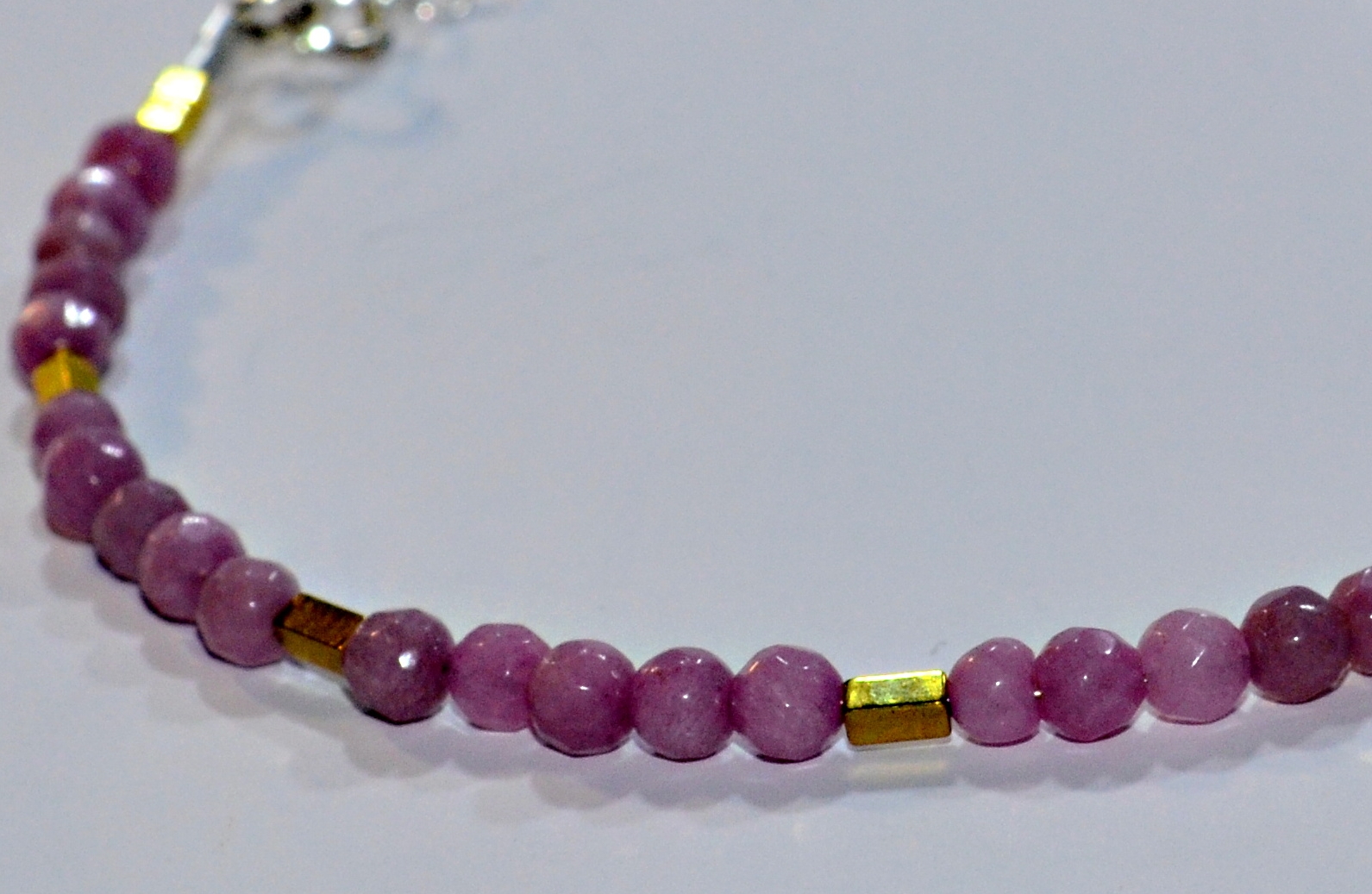 Biżuteria z kamieni naturalnych - branosetka z jadeitem - nr kat. 100a