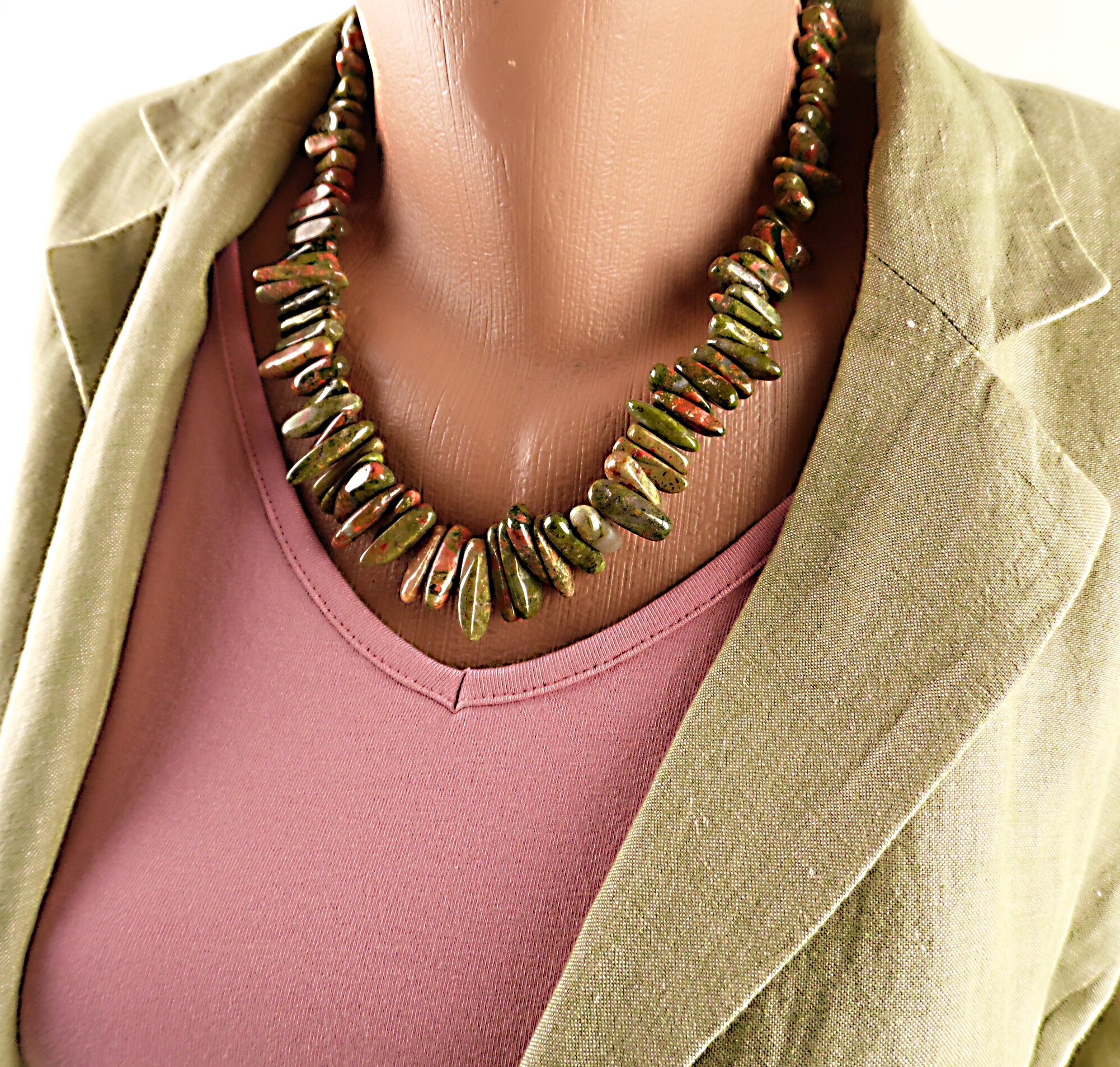 Naszyjnik z unakitem - nr kat. 222