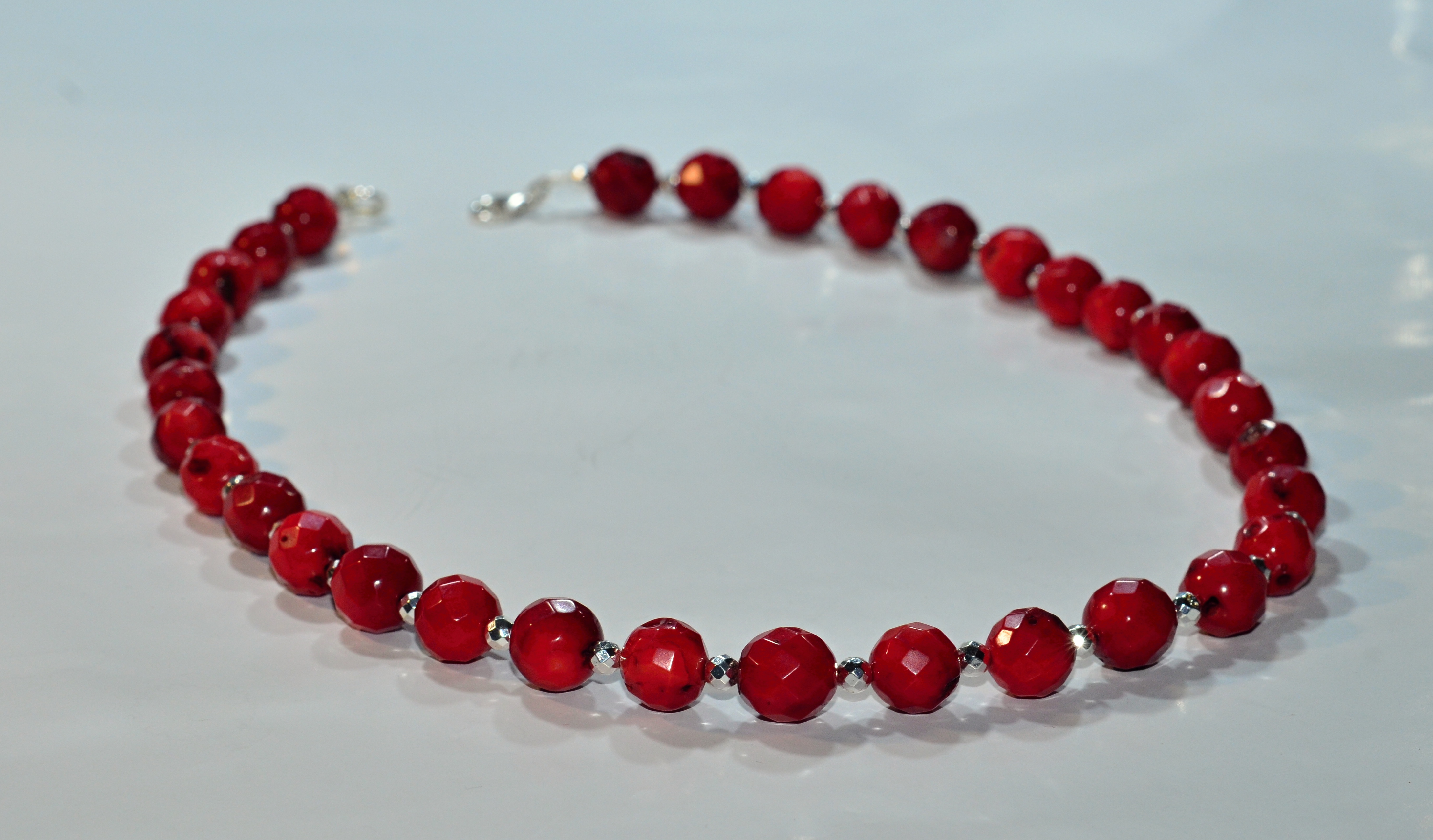 Naszyjnik z koralem - nr kat. 127