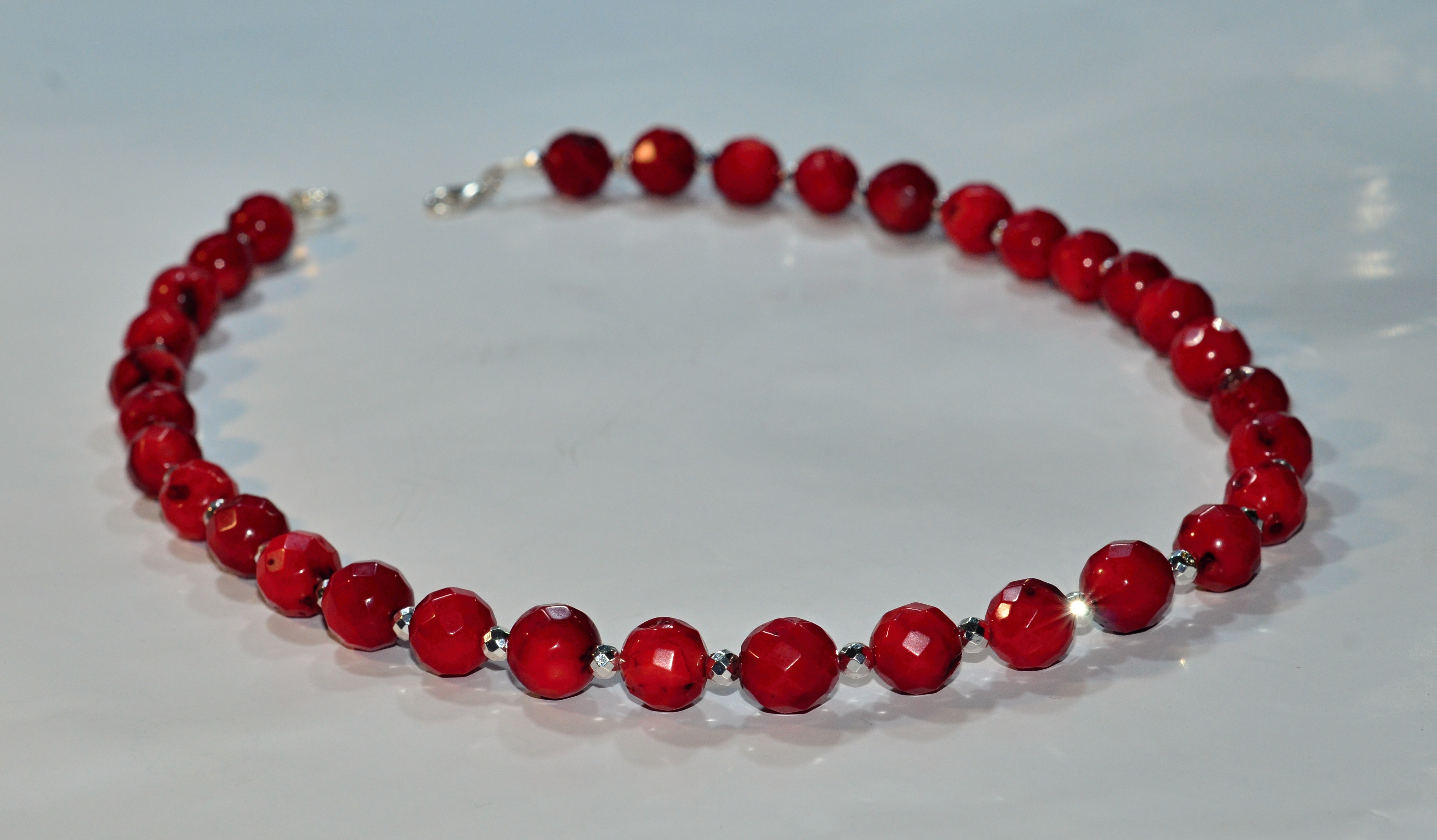 Naszyjnik z koralem - nr kat. 127