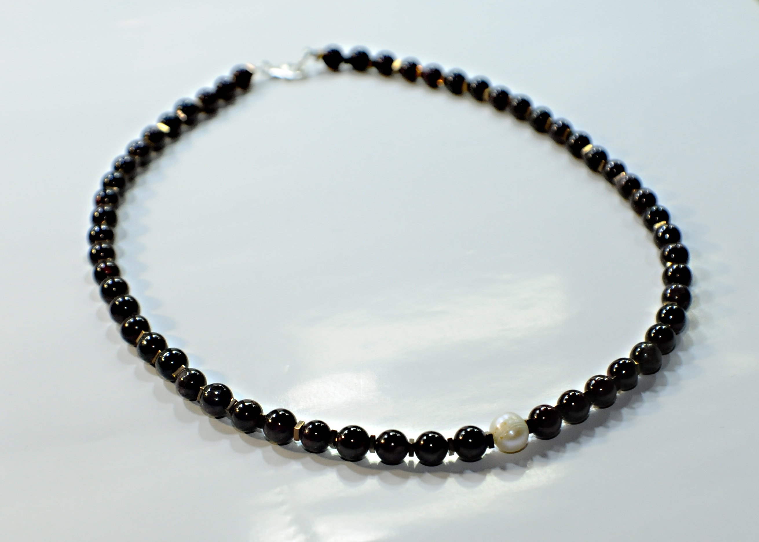 Naszyjnik z granatem i perłą - nr kat. 367