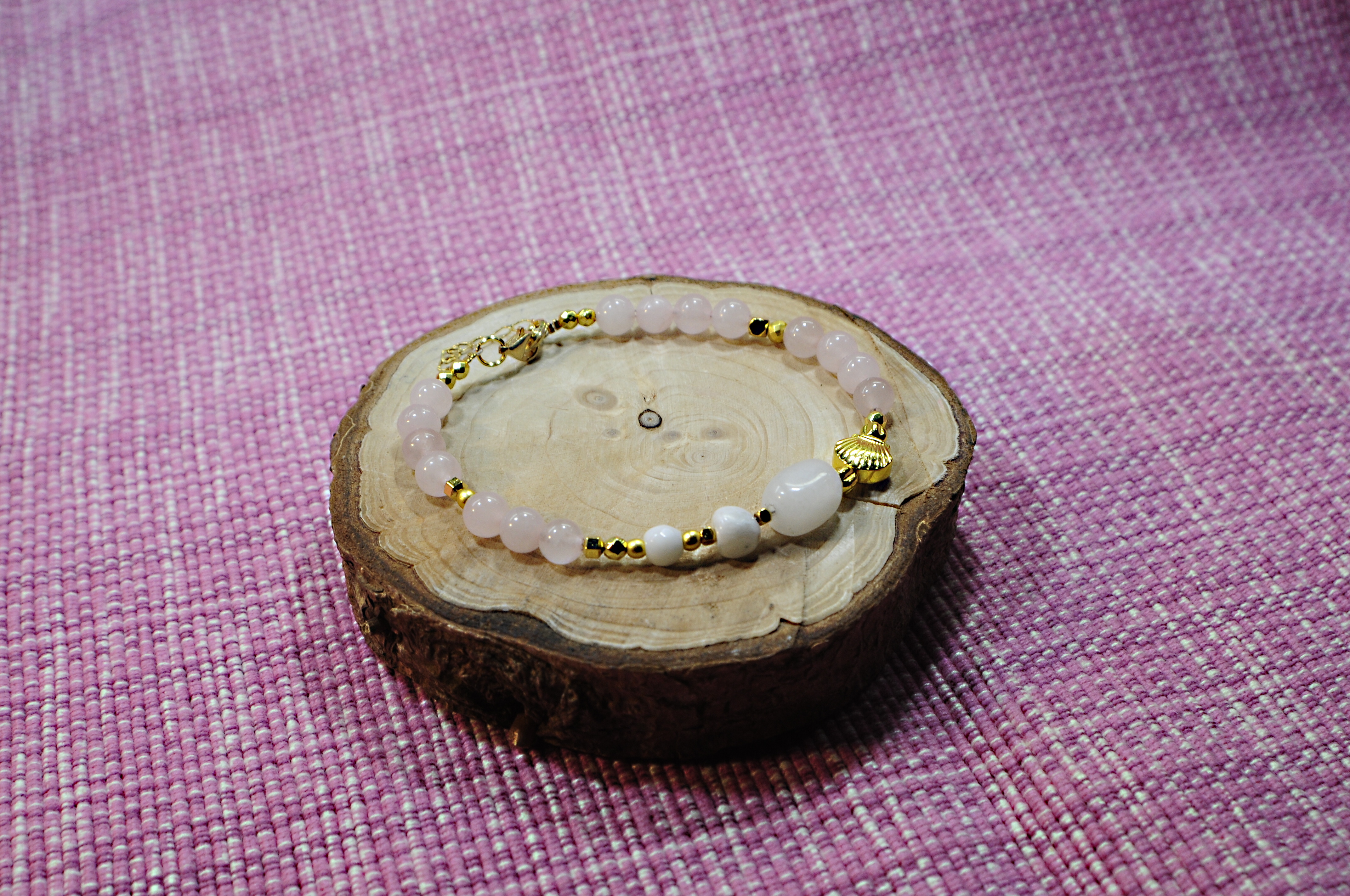 Bransoletka z kryształem górskim różowym - 372a