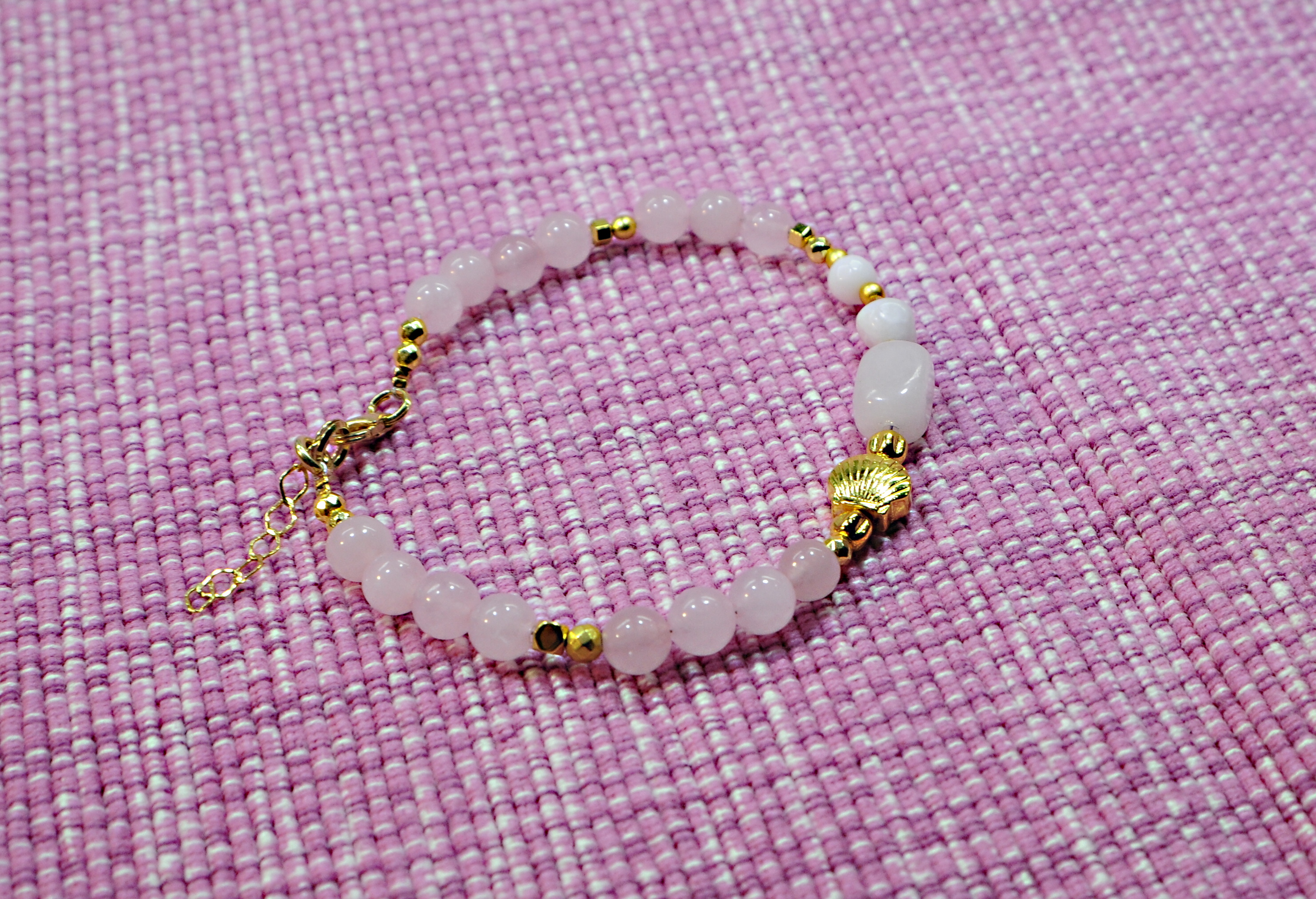 Bransoletka z kryształem górskim różowym - 372a