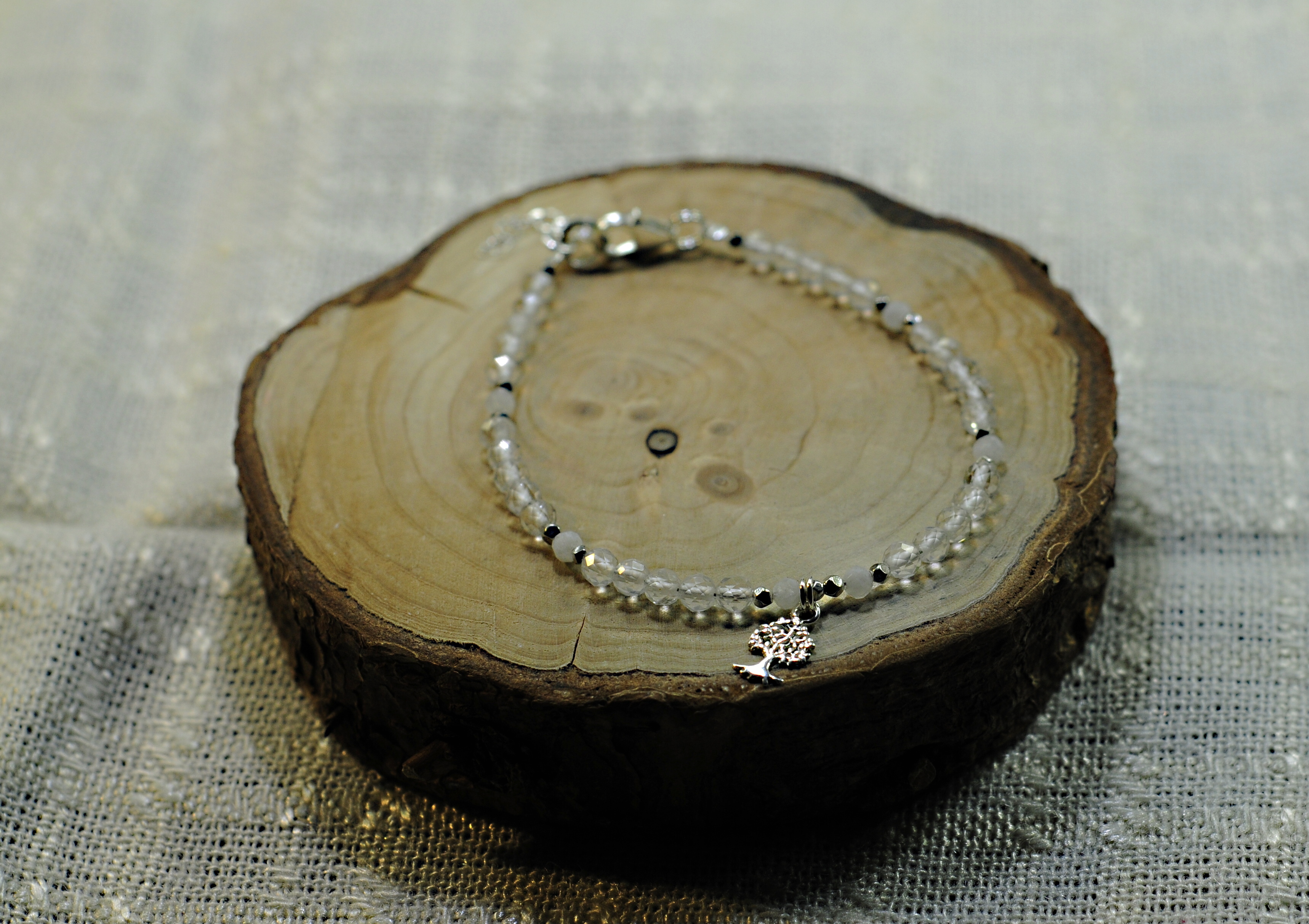 Bransoletka z kryształem górskim - nr kat. 387a