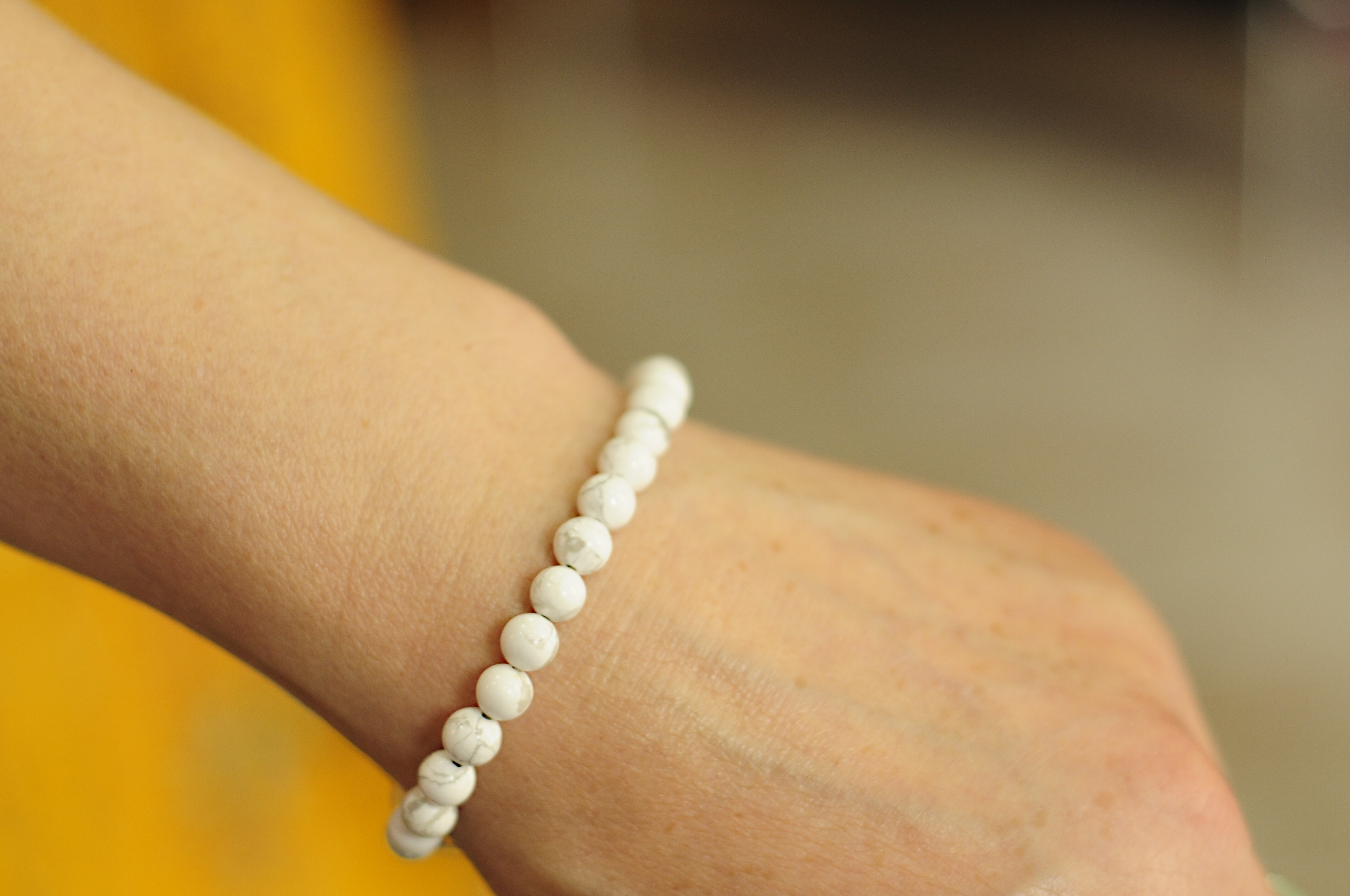 Bransoletka z howlitem - nr kat. 406a