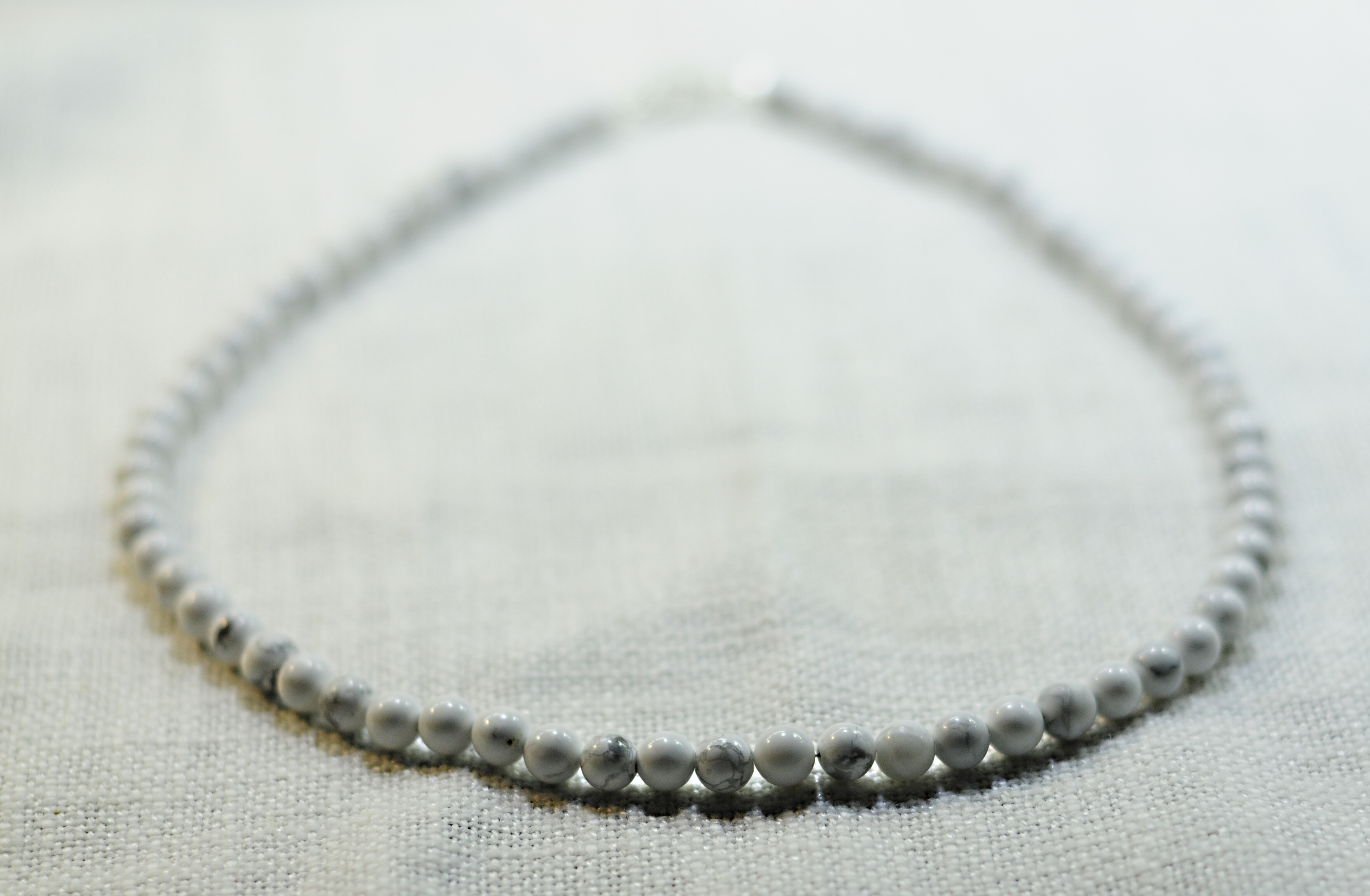 Naszyjnik z howlitem - nr kat. 406