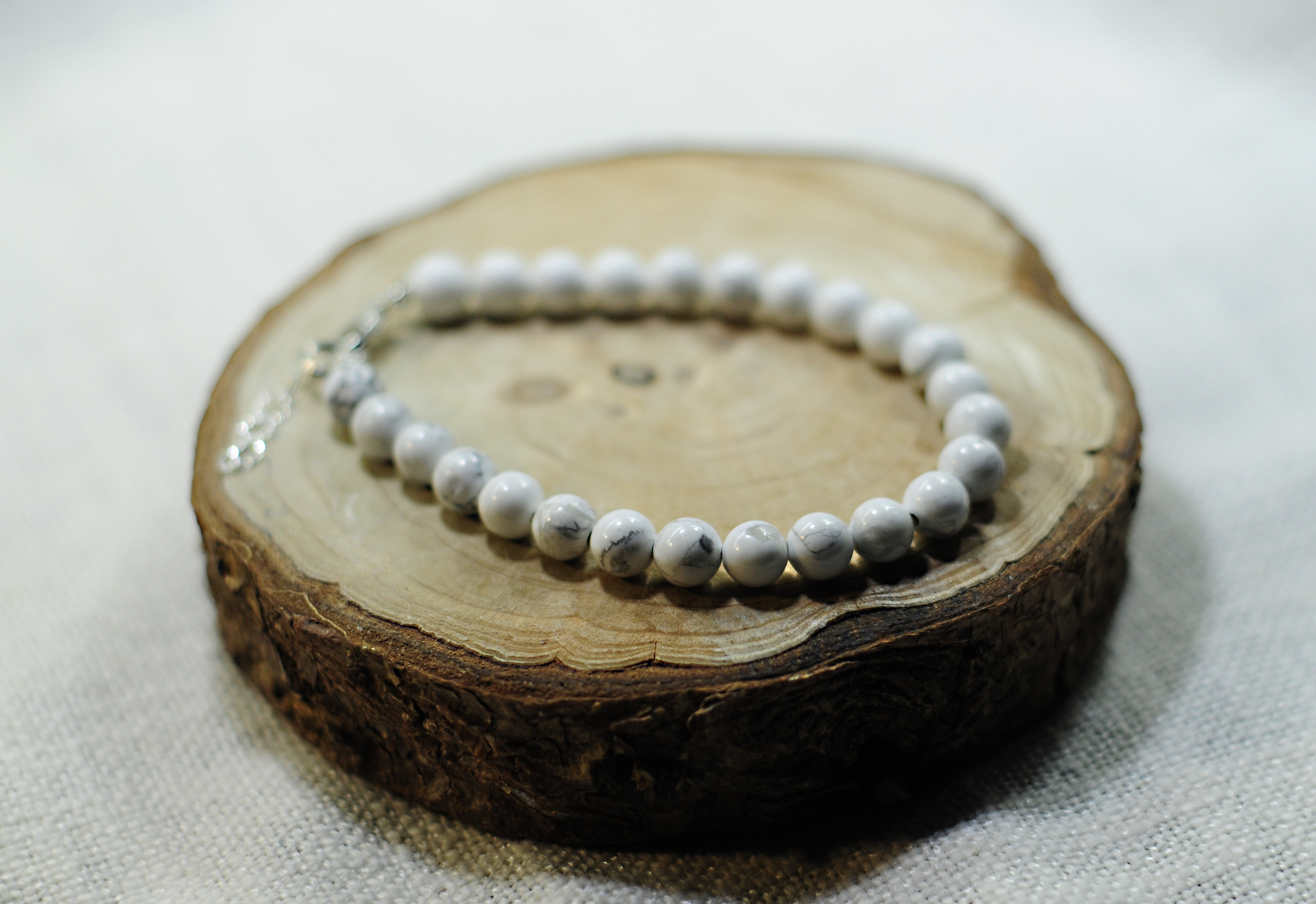 Naszyjnik i bransoletka z howlitem - nr kat. 406 i 406a