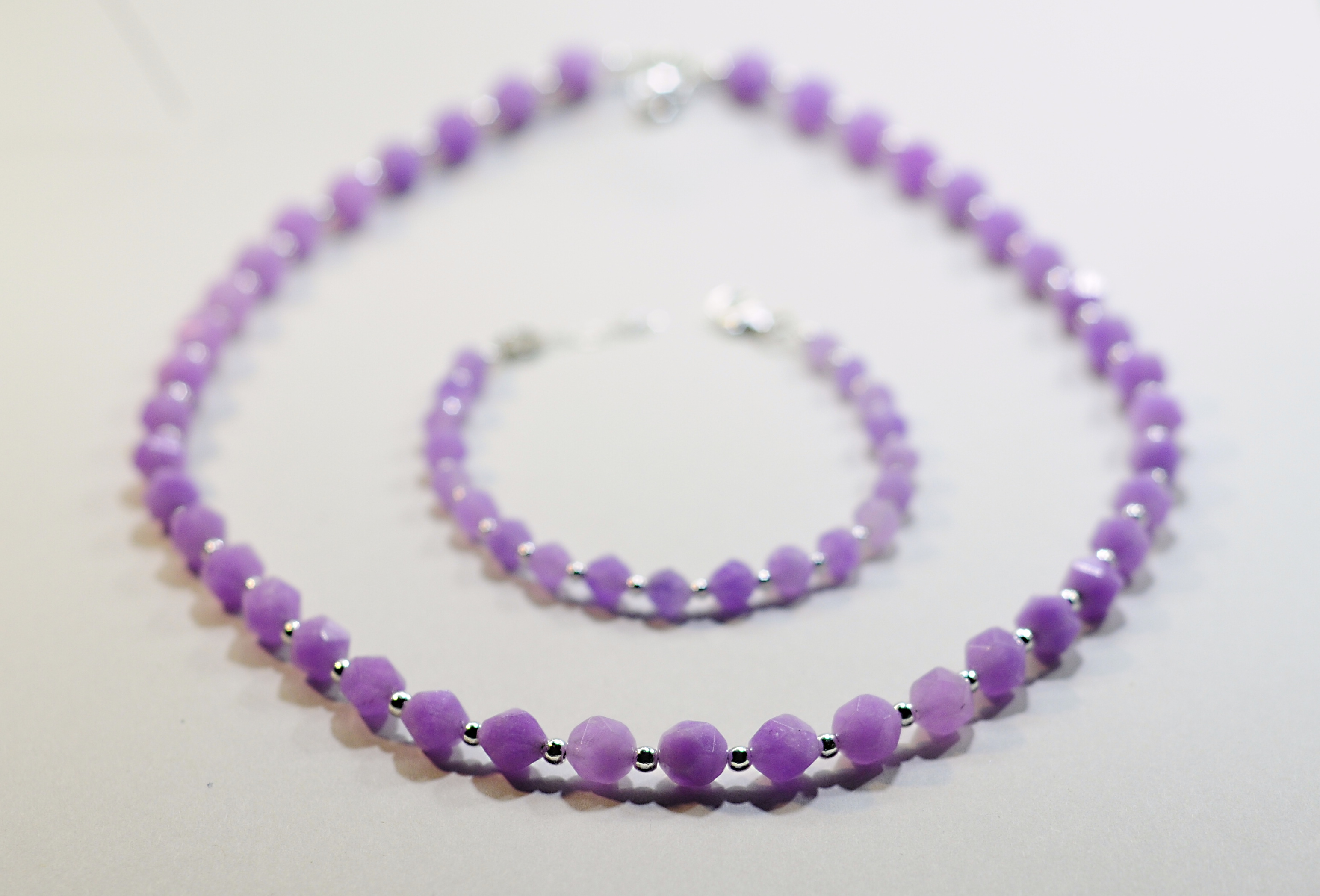 Naszyjnik i bransoletka z chalcedonem - nr kat. 409 i 409a