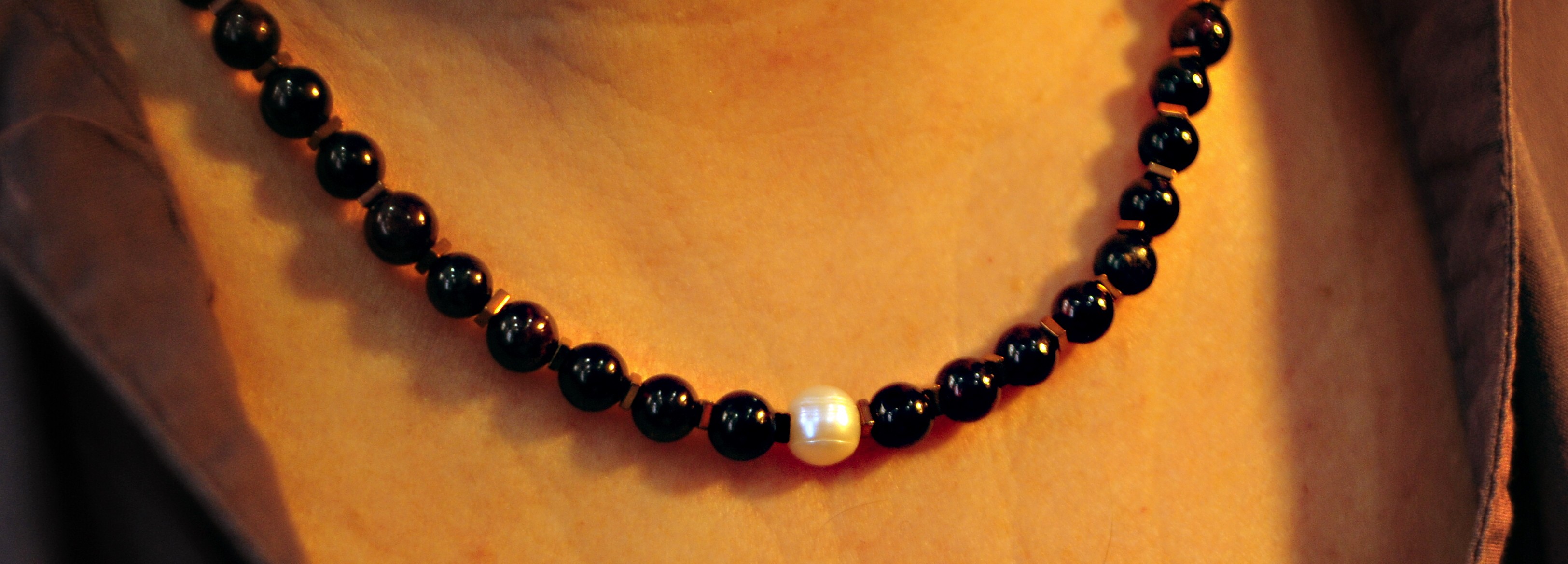 Naszyjnik z granatem i perłą - nr kat. 367