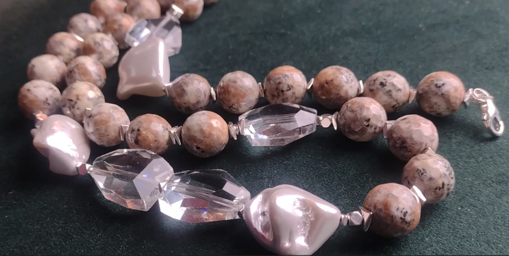 Naszyjnik z jadeitem - nr kat. 472