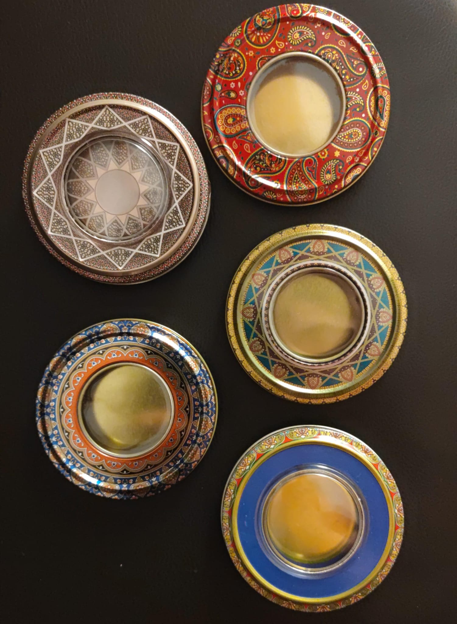 Saffron in Tiny Boxes