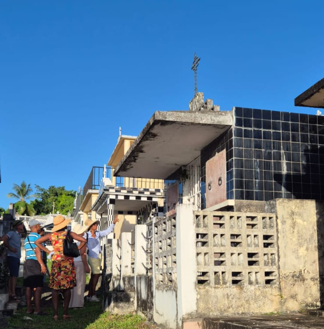 Visite du Cimetière de Morne-à-l’Eau (moins de 18 ans)
