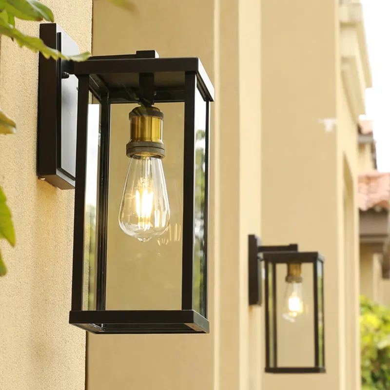 Outdoor Wall Lantern
