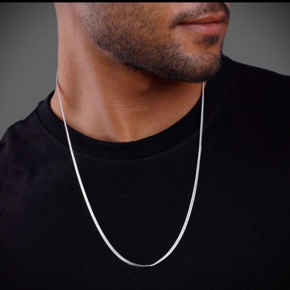 Gentleman’s Gleam: Pure Silver Chain For Men