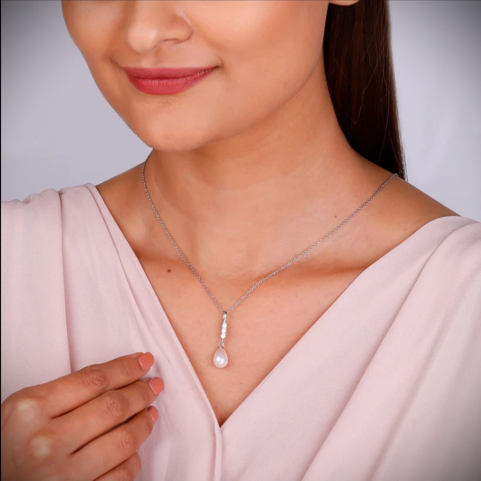Drop of Pearl Pendant – Pearl Pendant with Silver Chain