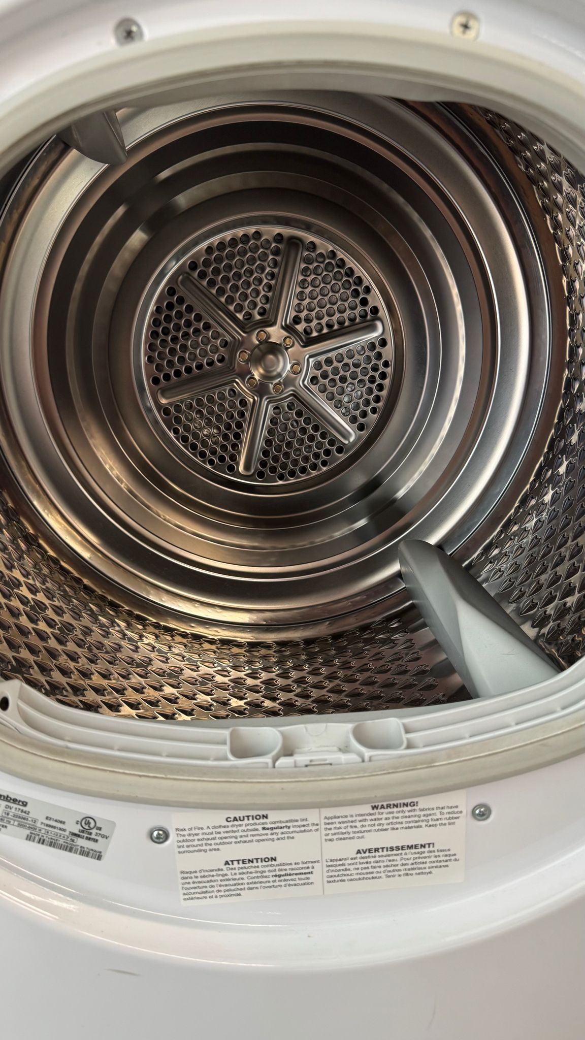 Blomberg Used Dryer Stackable DV17542NBL 24" 