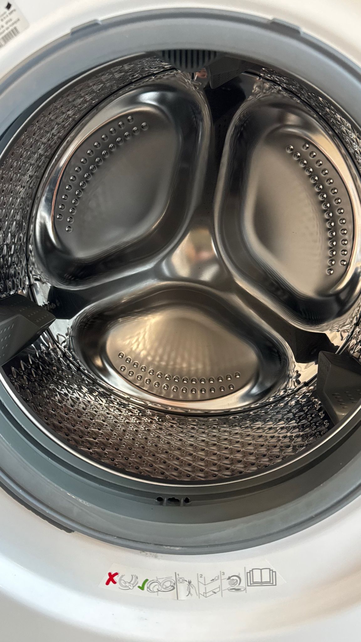 Blomberg Washer Used  WM72200W  24"