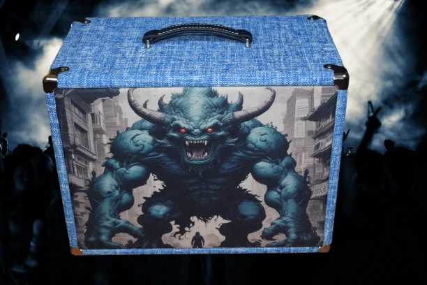 BLUE MONSTER CABINET "1X12" VIDE SANS HP & SANS ALIMENTATION