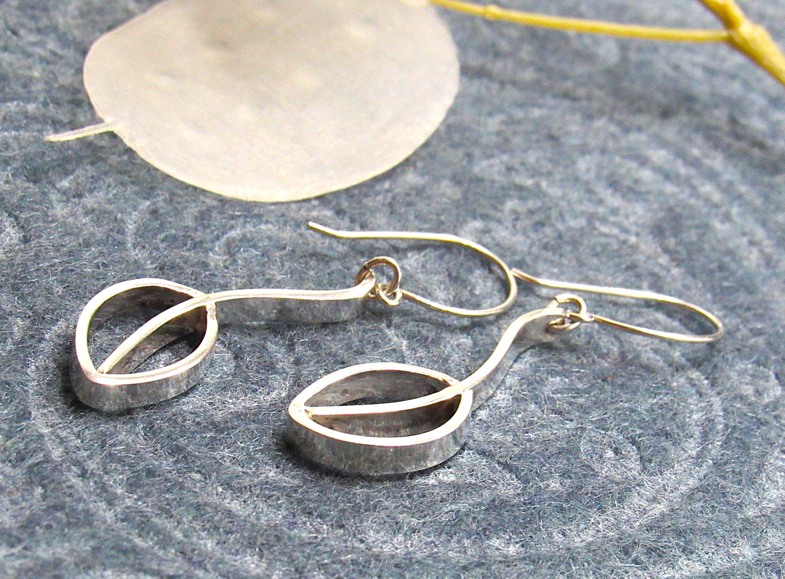  Sterling Silver Leaf Dangle Earrings
