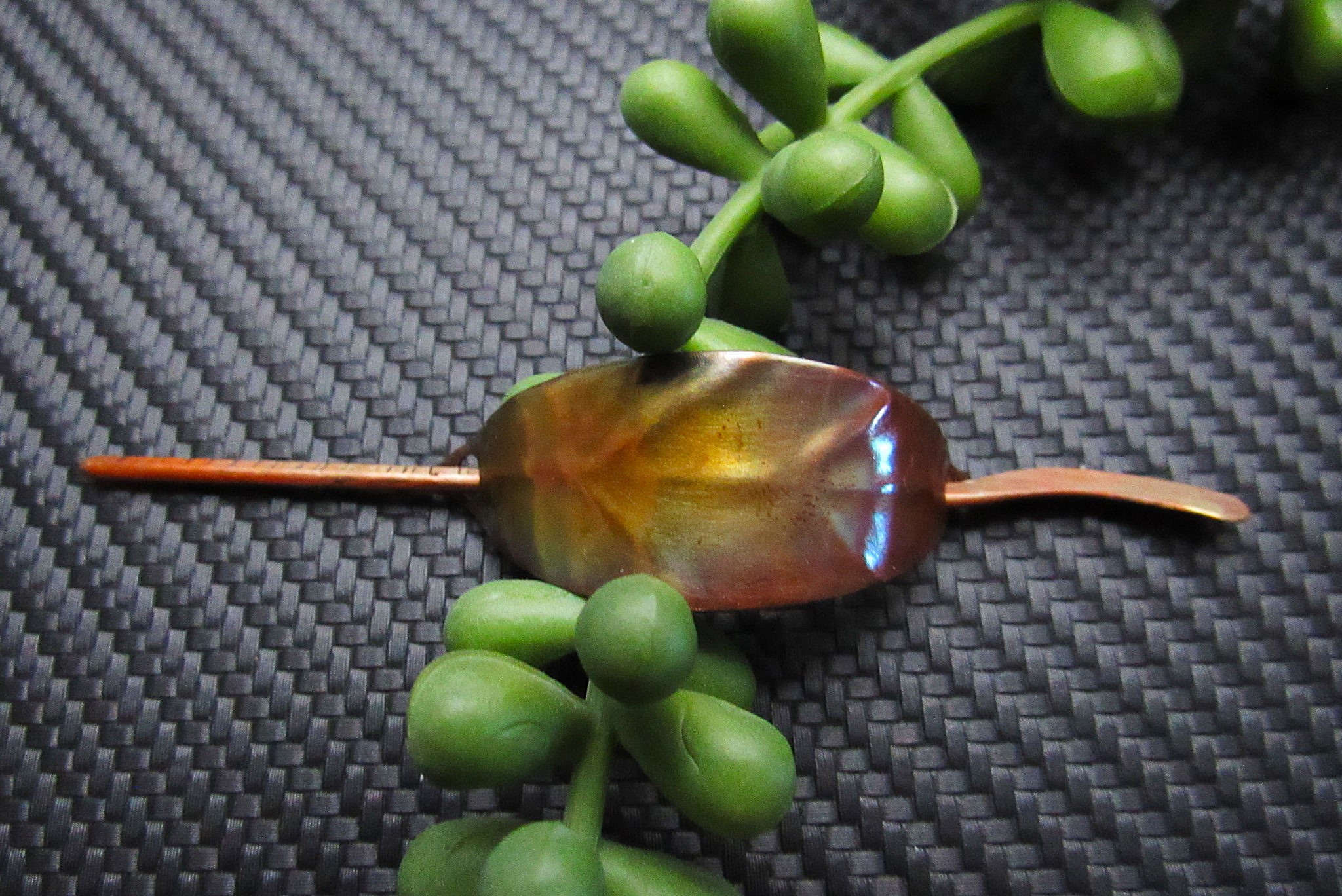 Flame Painted Small Leaf-Shaped Hairpin