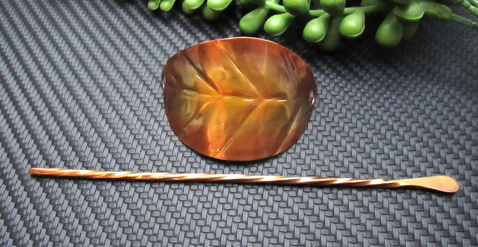 Flame Painted Leaf Hair Pin in Pink and Gold