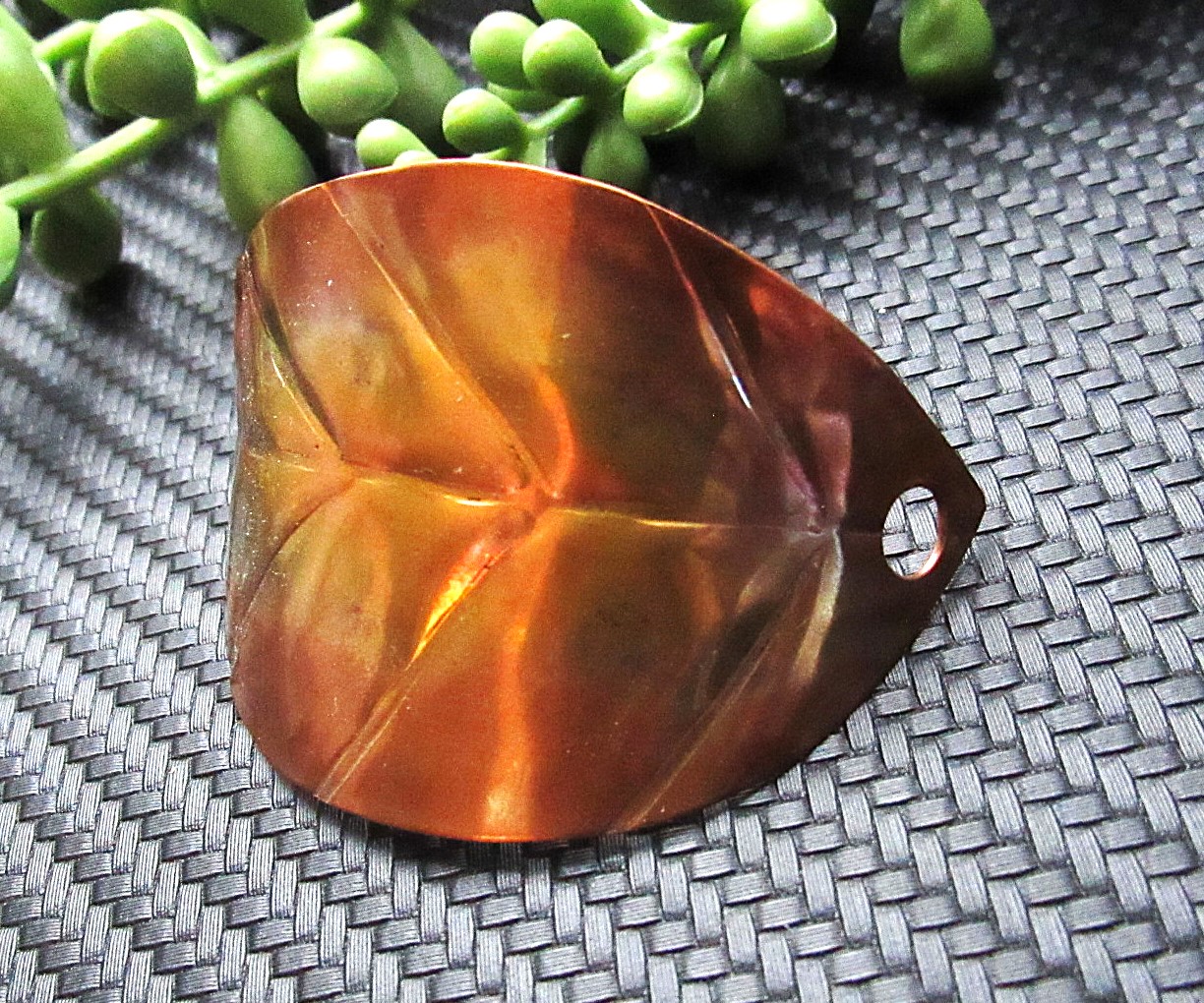 Flame Painted Leaf Hair Pin in Pink and Gold