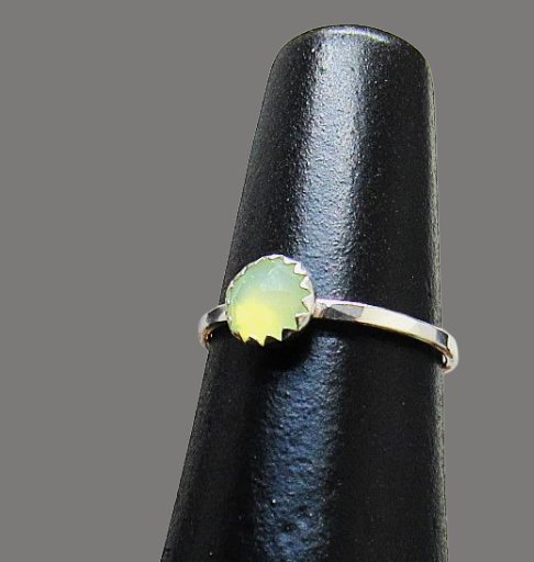  Sterling Silver Ring with Rose Cut Green Chalcedony Gemstone Size 7.5