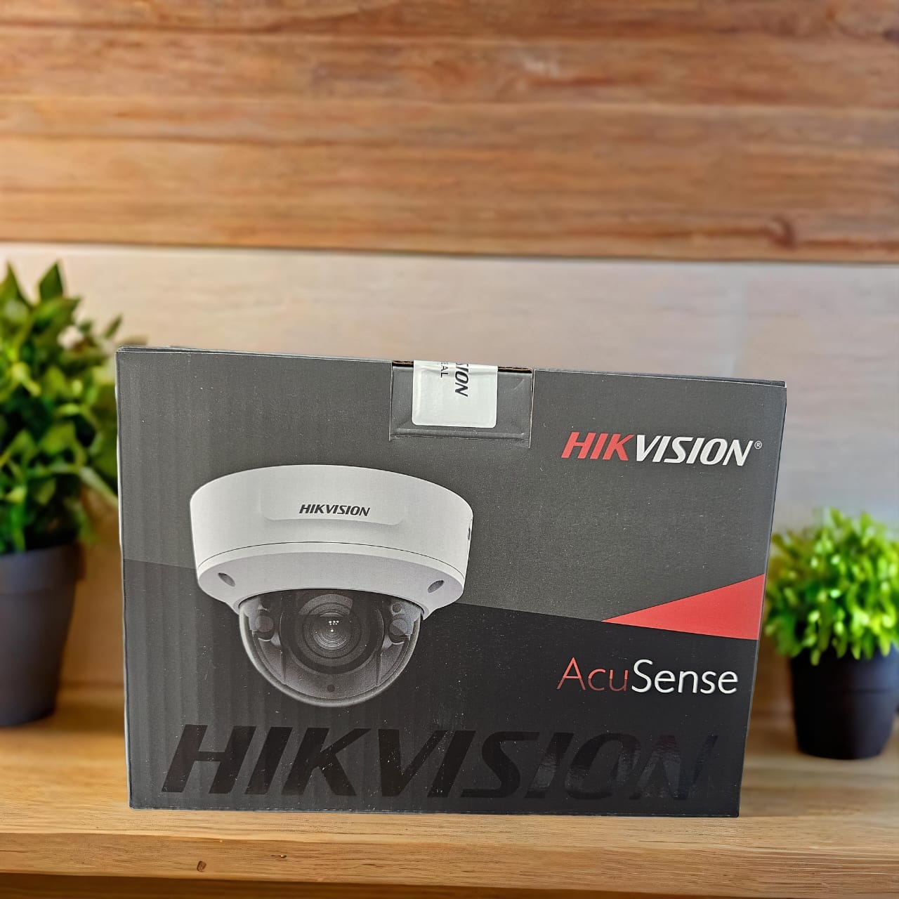 DS-2CD3743G2-IZS: 4 MP AcuSense Motorized Varifocal Dome Network Camera