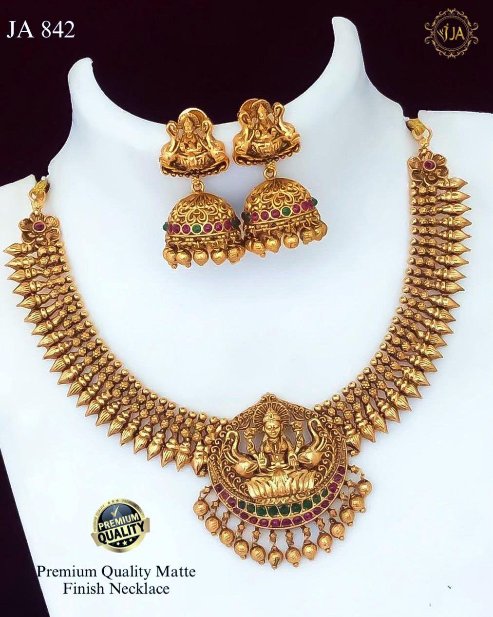 Traditional Matte Finish Necklace Set