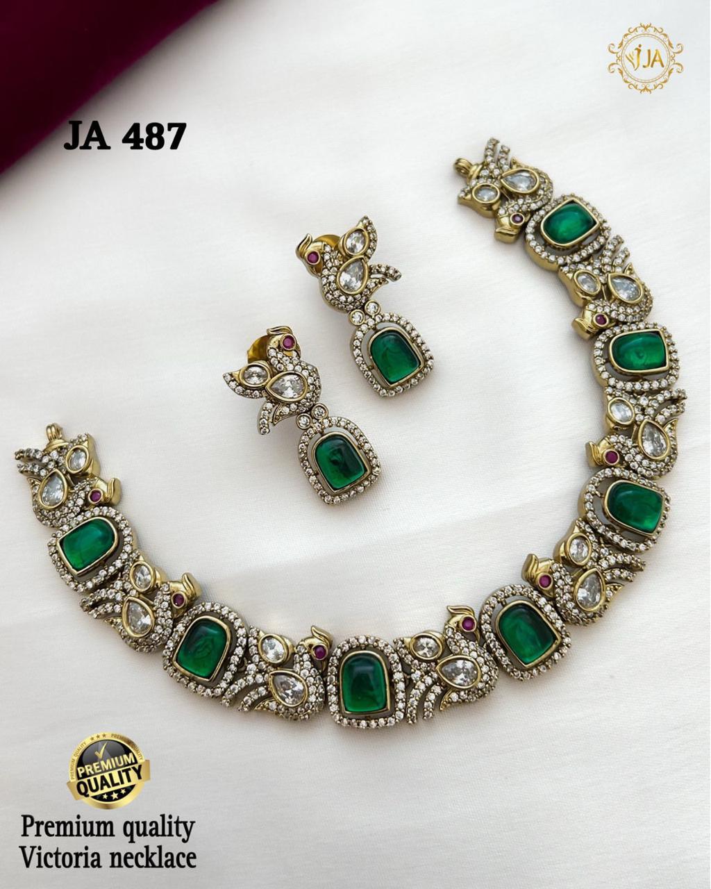 Victoria necklace set