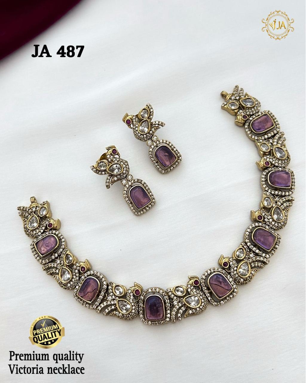 Victoria necklace set