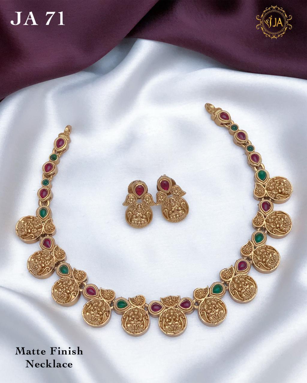 Matte Finish Necklace Set