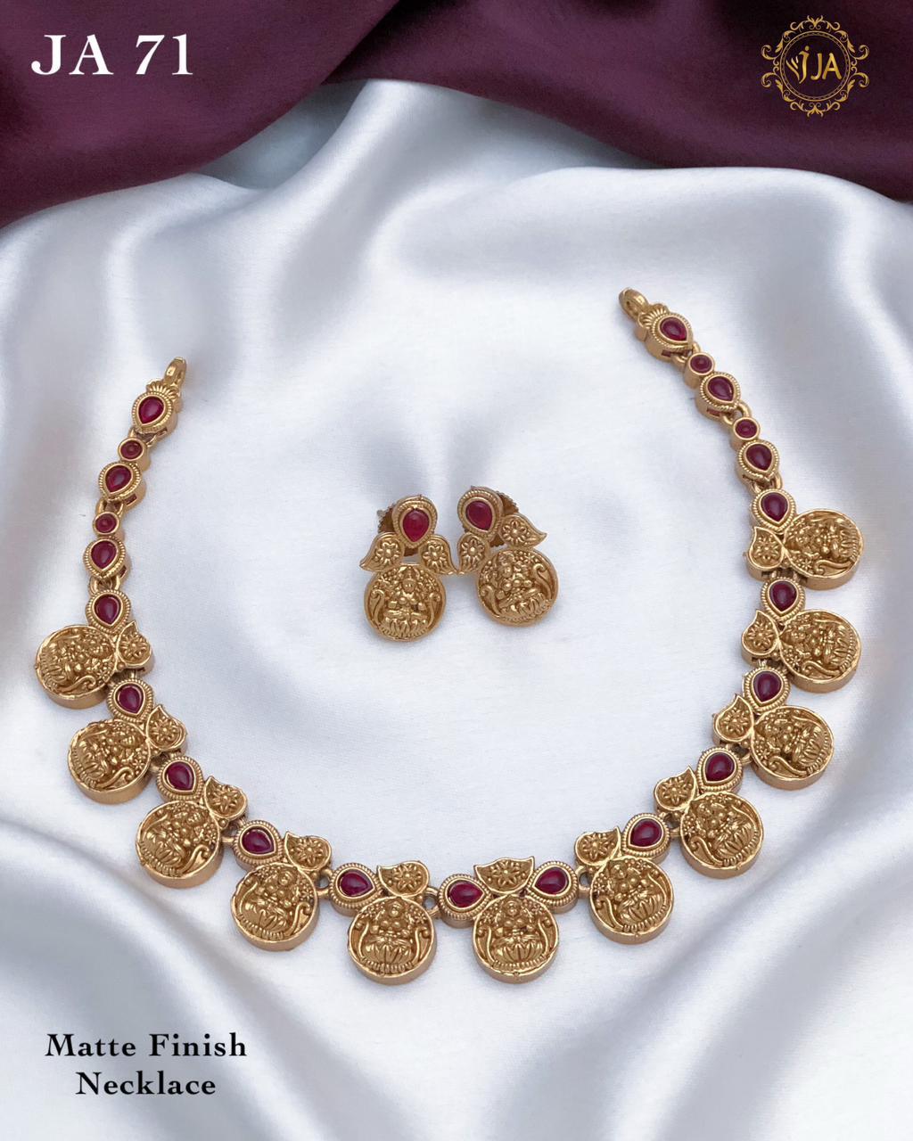 Matte Finish Necklace Set