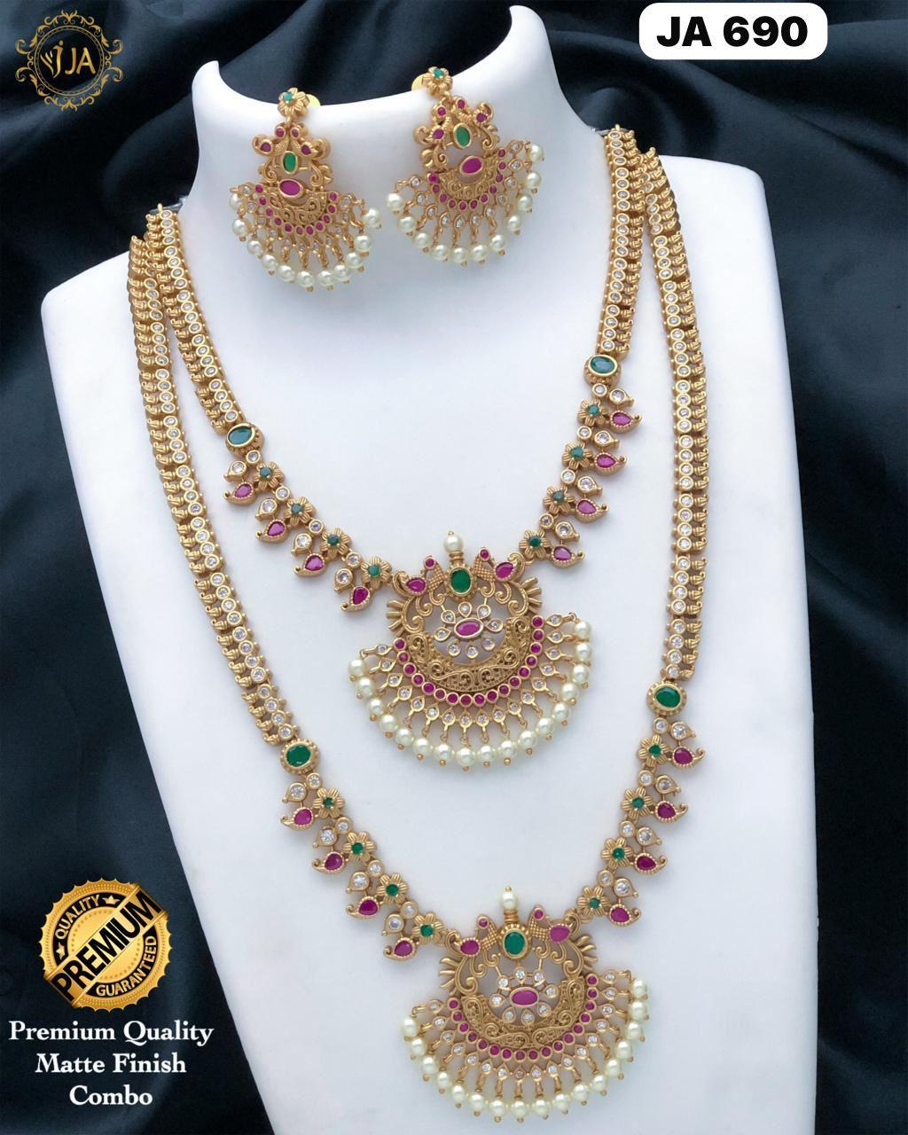 Traditional Matte Finish Necklace Set