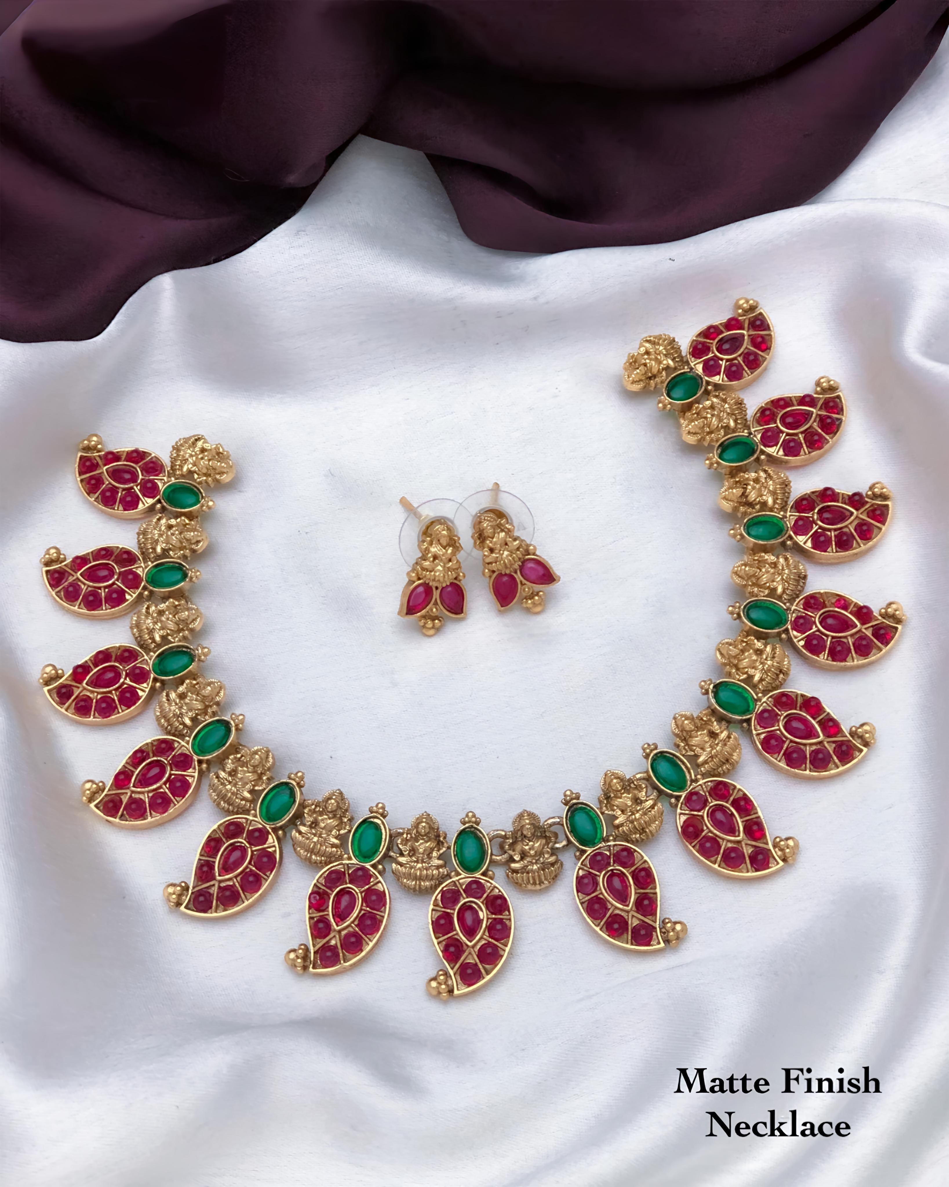 Traditional Matte Finish Necklace Set