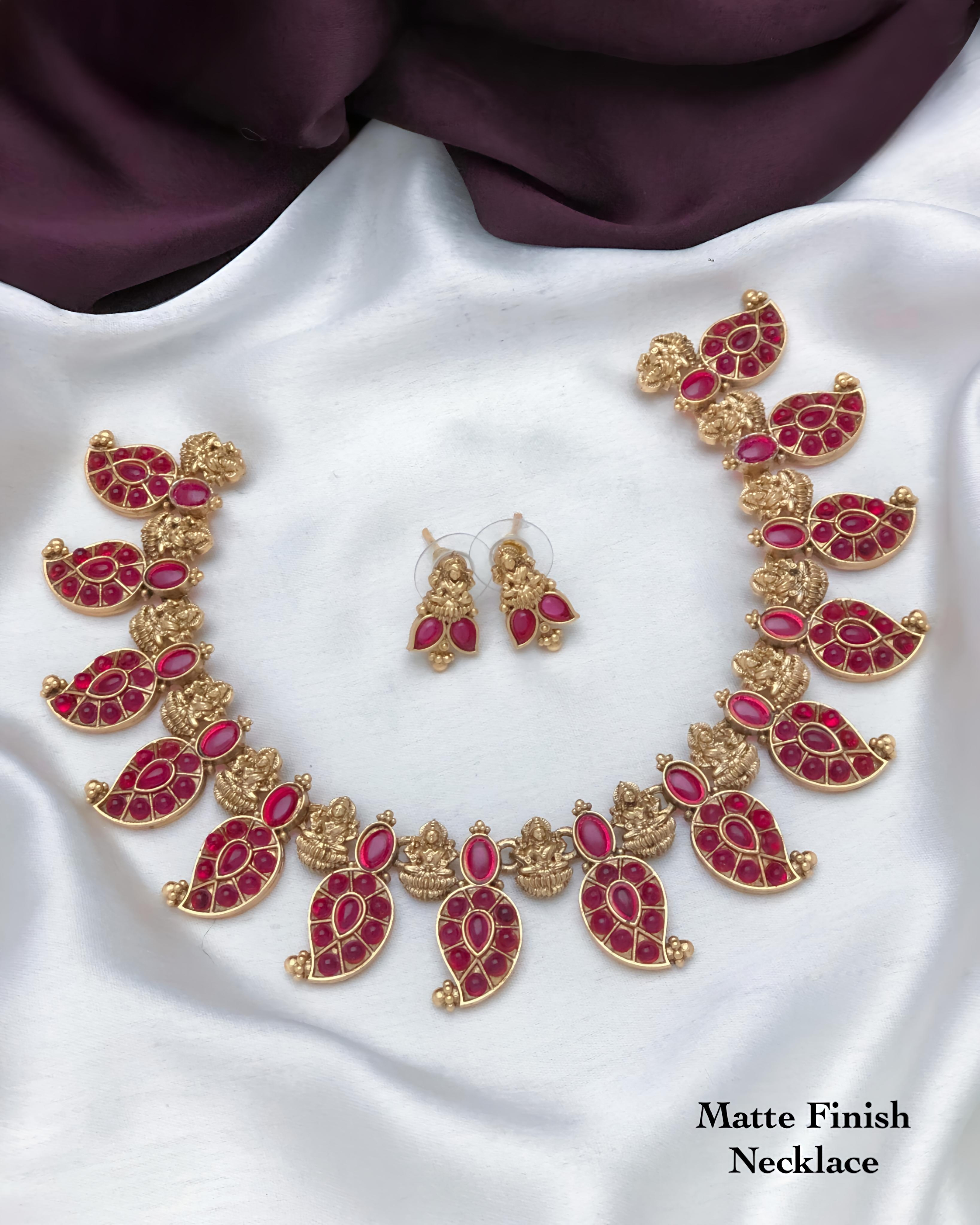 Traditional Matte Finish Necklace Set