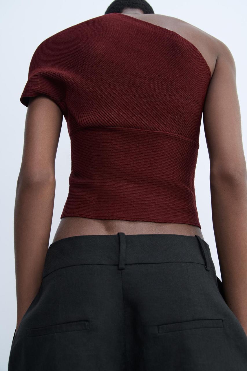 ASYMMETRIC KNIT TOP