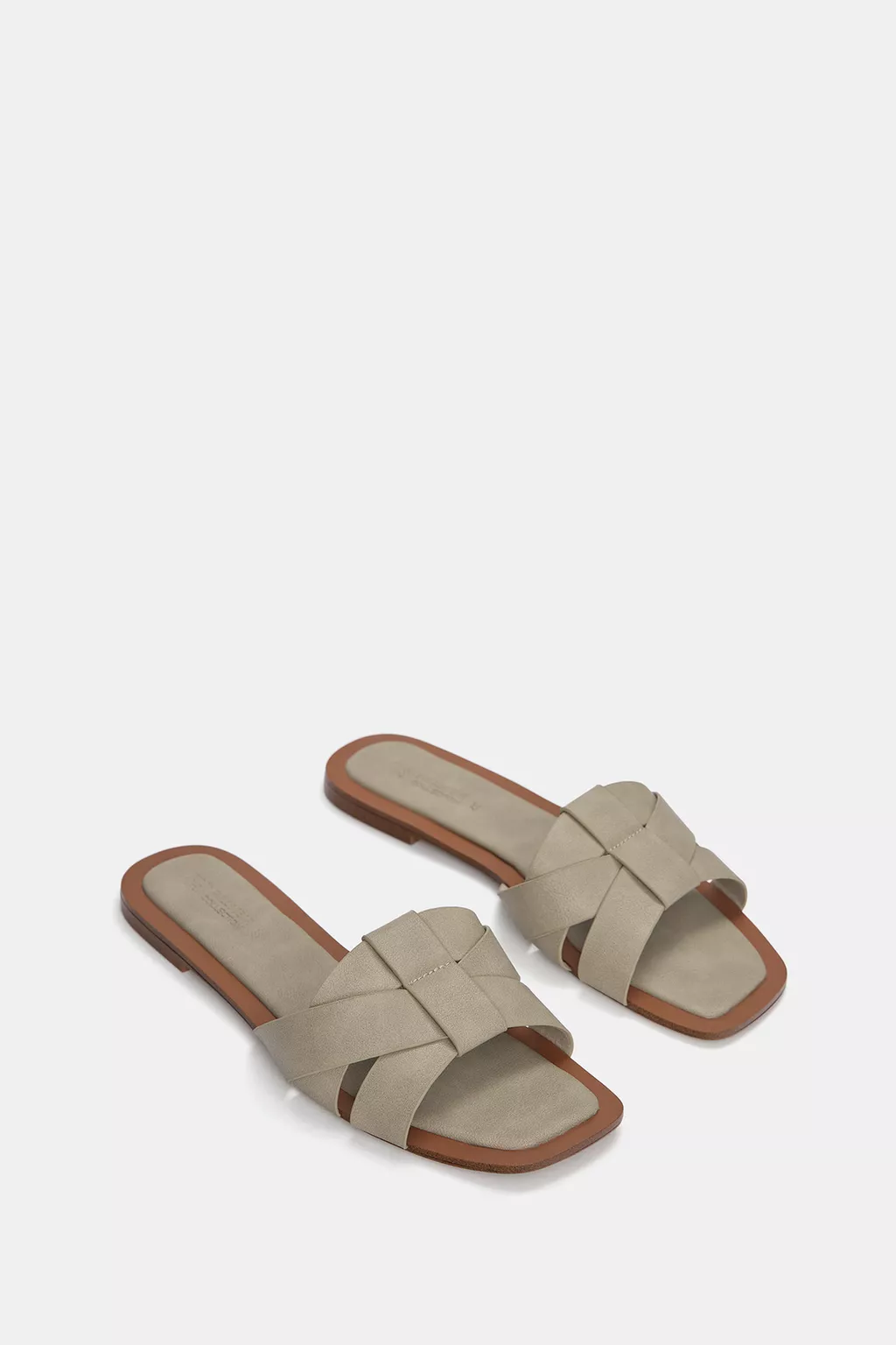 Flat crossover sandals
