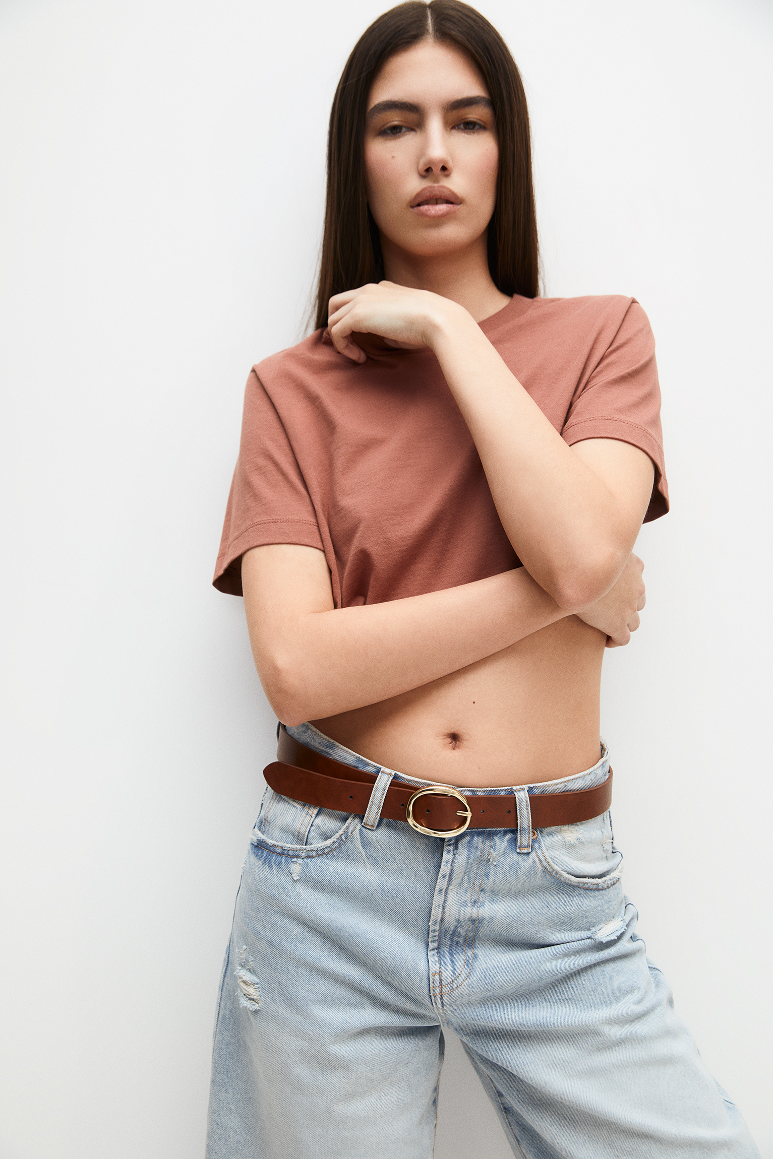 Belt with oval buckle