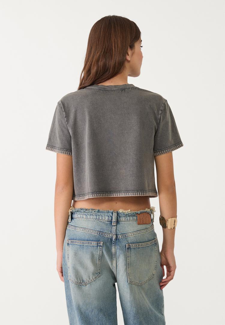 Embroidered cropped T-shirt
