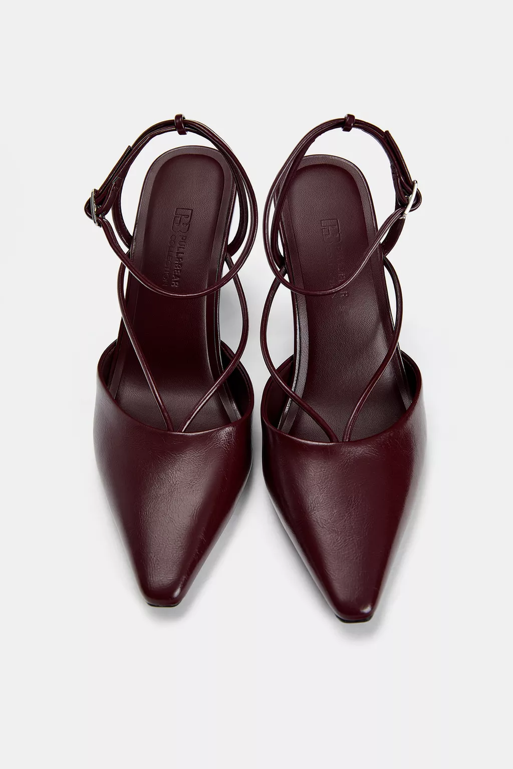 Heeled strappy shoes