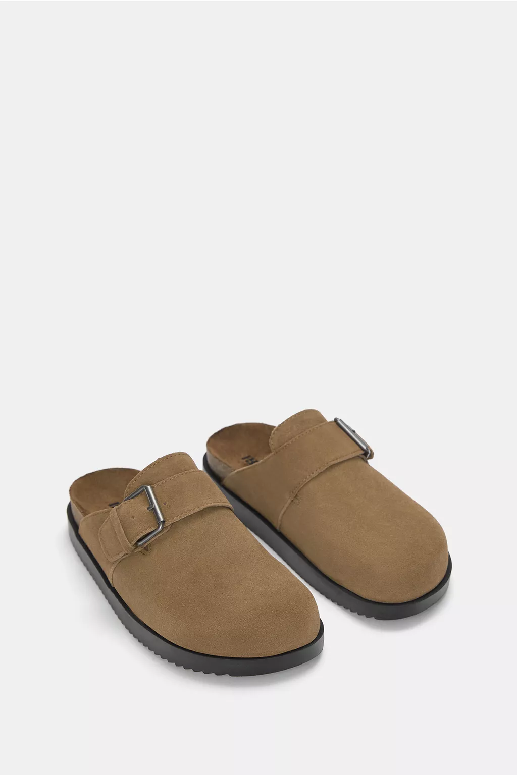 Leather clogs with buckle