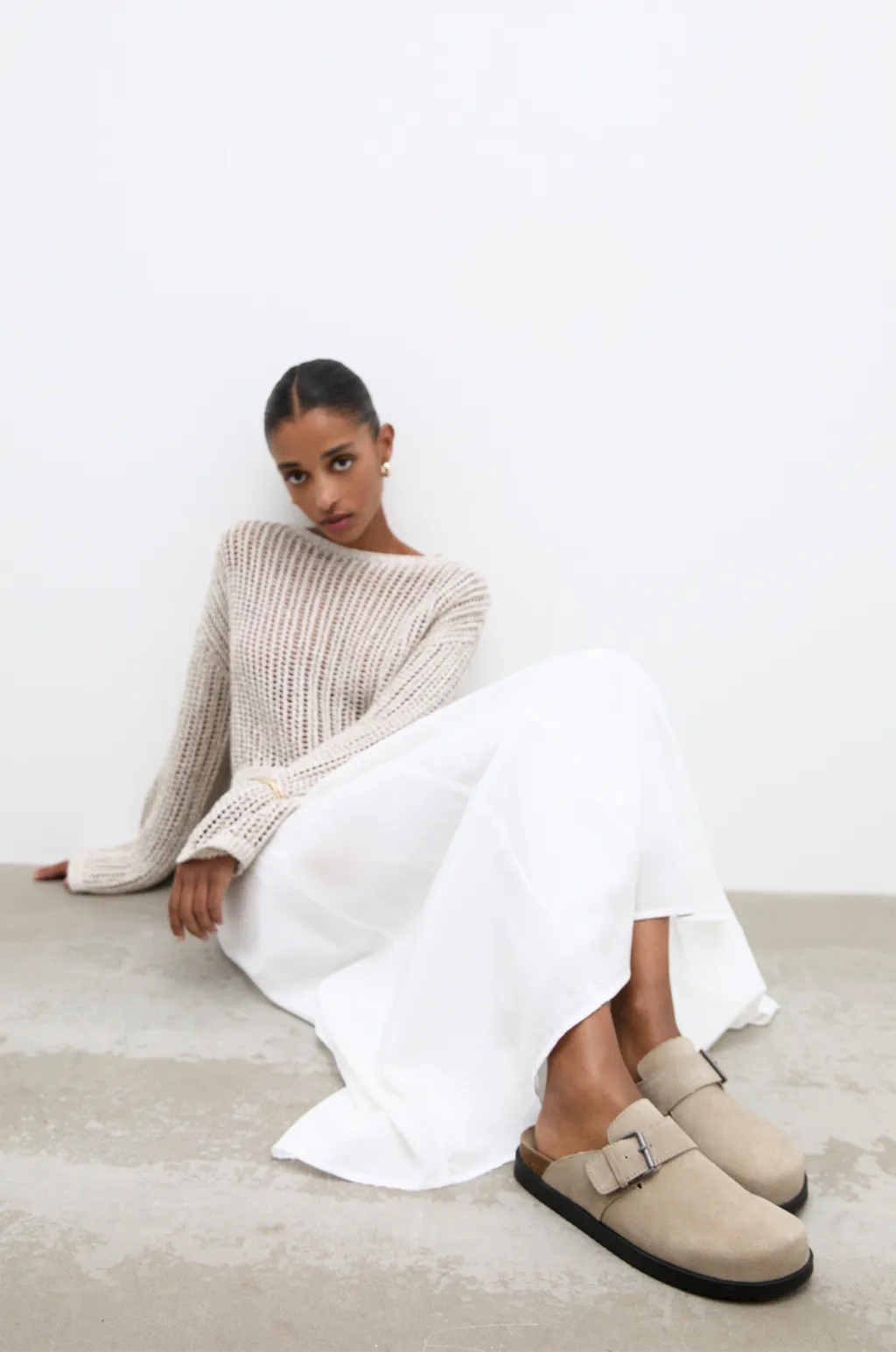 Leather clogs with buckle