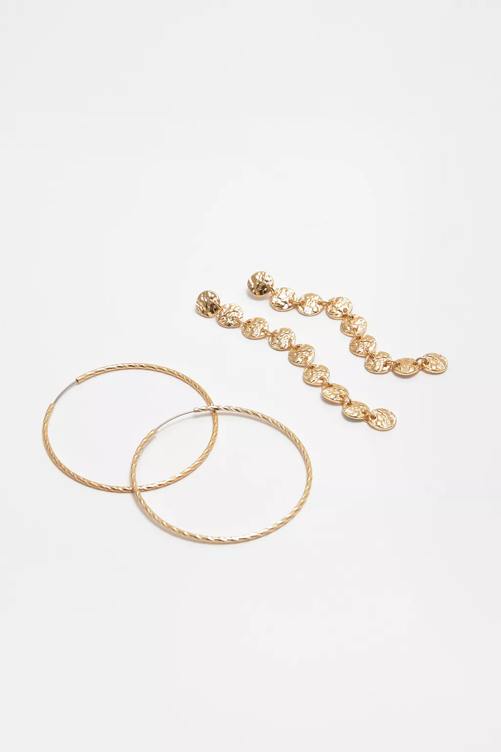 Pack of textured earrings