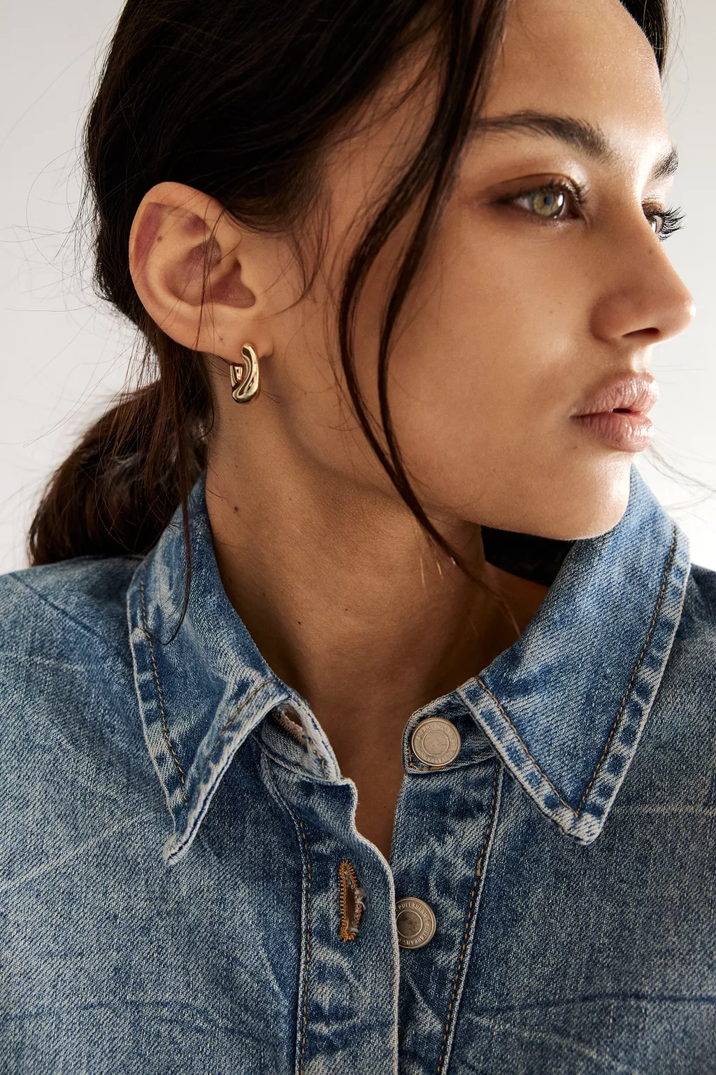 Pack of mini hoop earrings