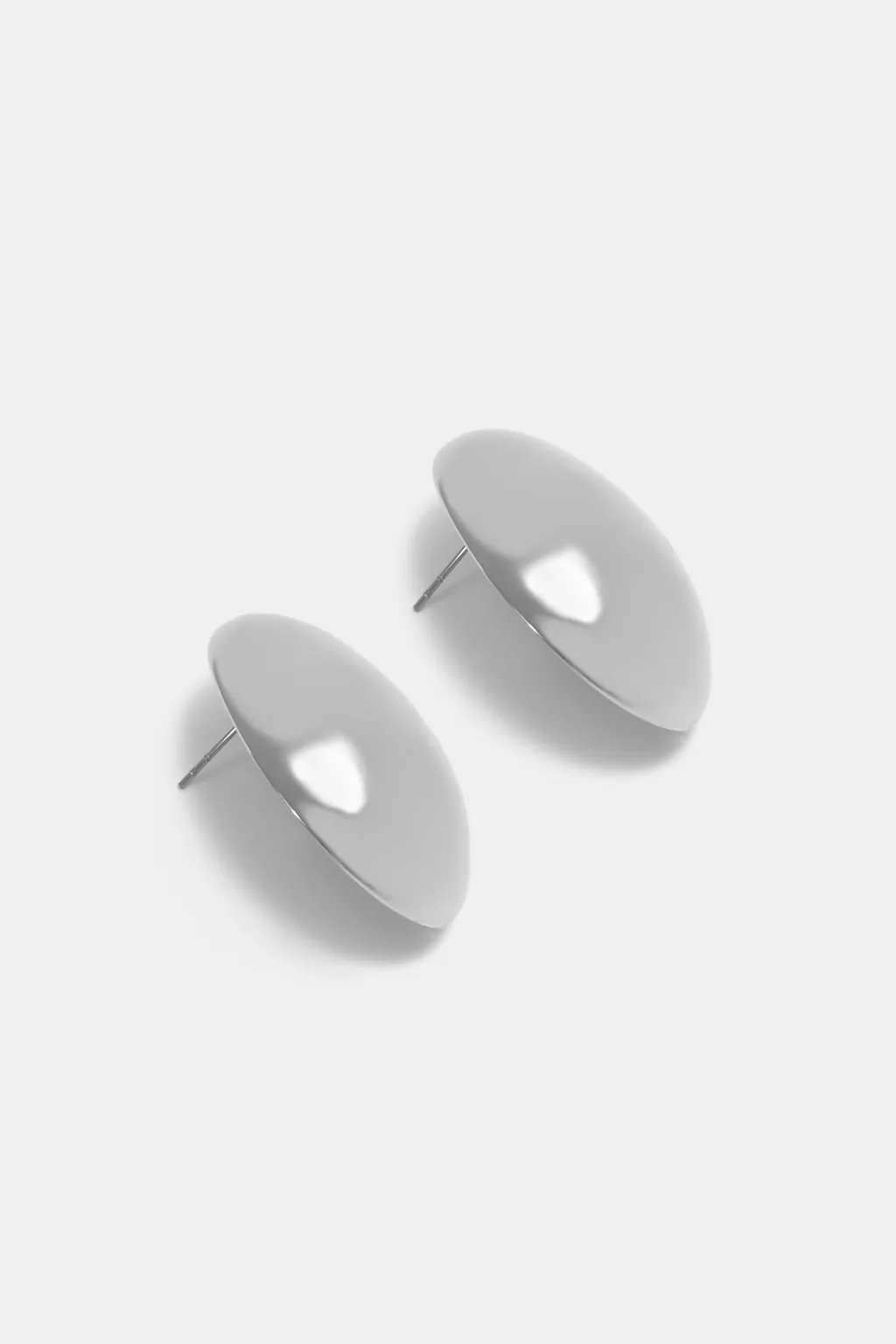 Irregular oval earrings
