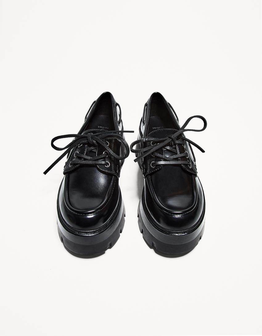 Chunky sole deck shoes