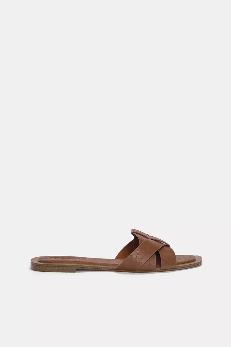 Flat crossover sandals